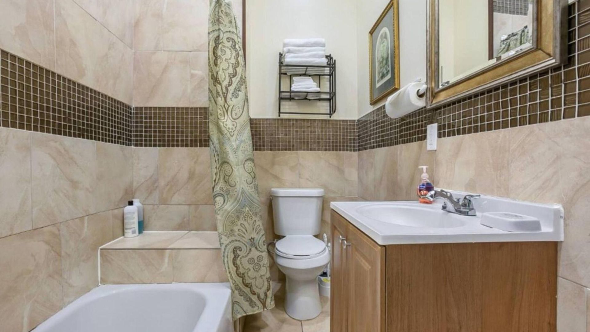 Spacious On Carondelet Street Close To The French Quarter New Orleans
