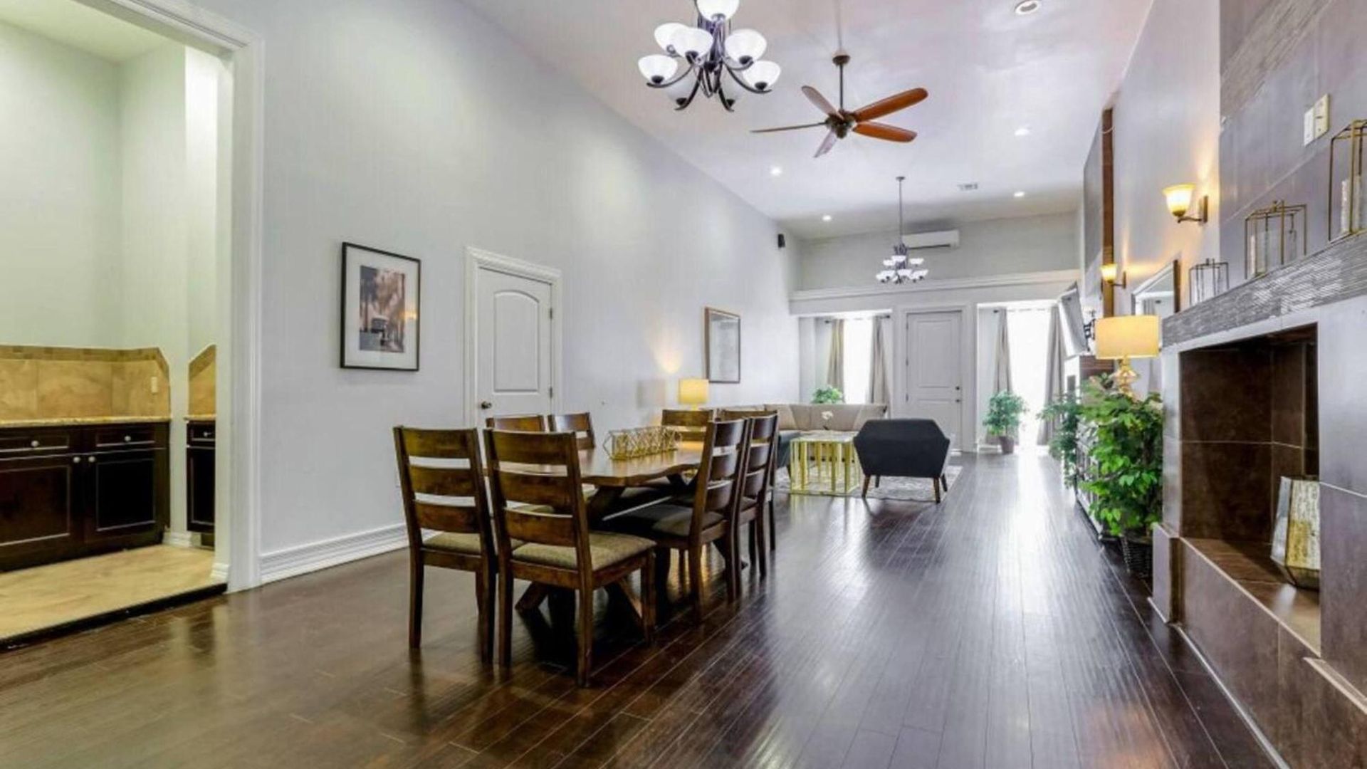 Spacious On Carondelet Street Close To The French Quarter *
