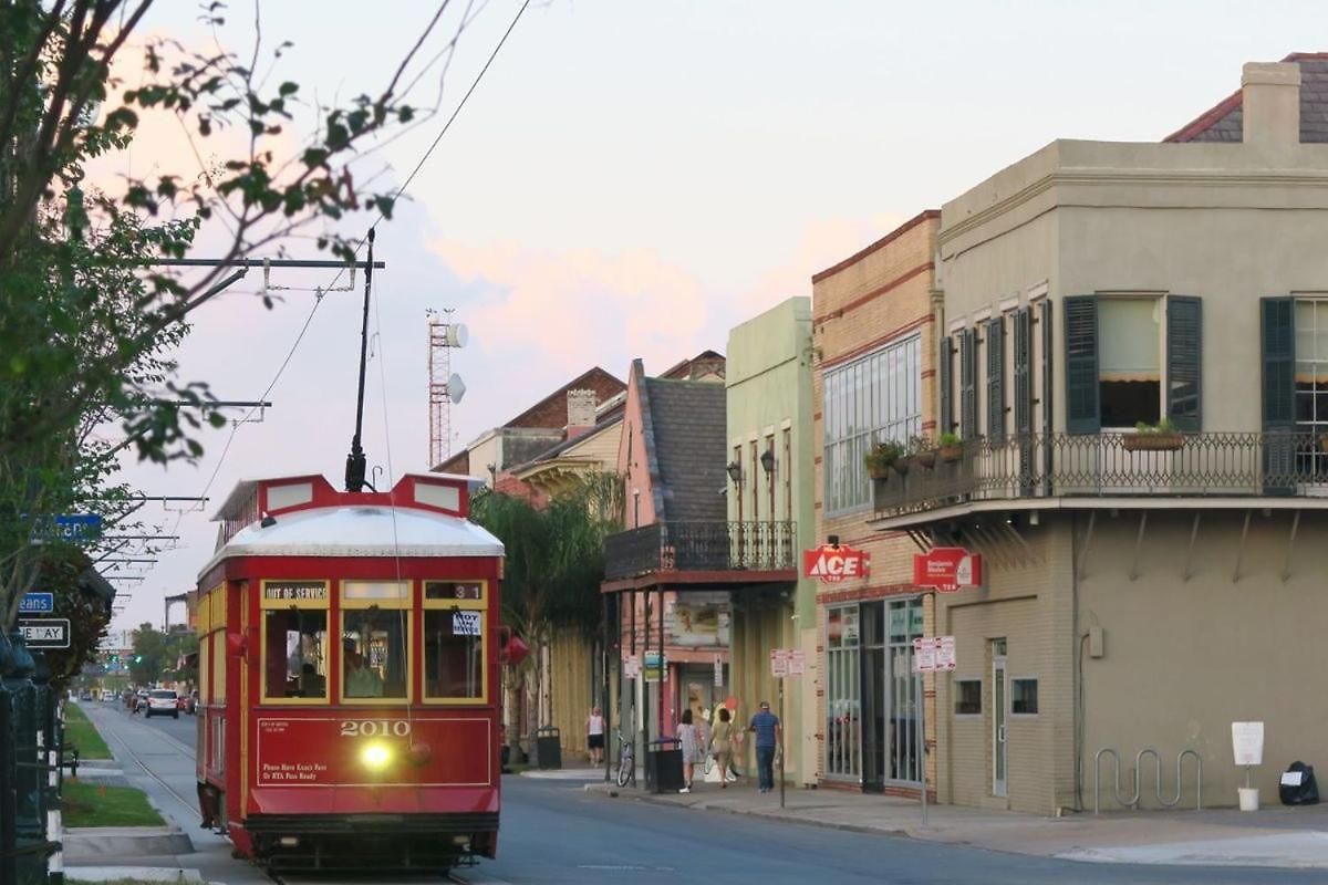 Apartment Cute 2bed 1 Bath 1half Bath, 7 Blocks From French Q Steps To Jazz Venues, Free Gated Parking Incl New Orleans