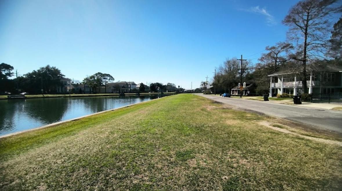 Mid Canal St 2 Bedroom Cute House *