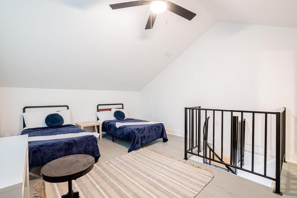 Near St Charles 10 Min From French Quarter *