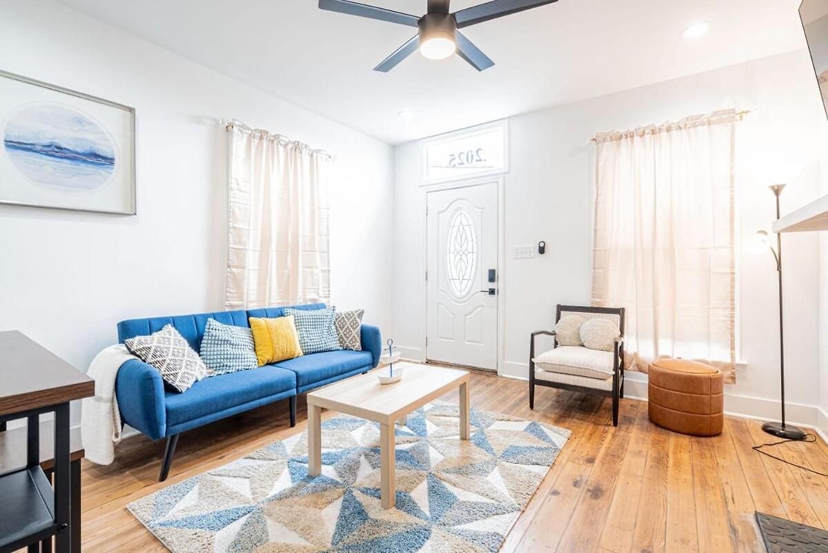 Near St Charles 10 Min From French Quarter * New Orleans