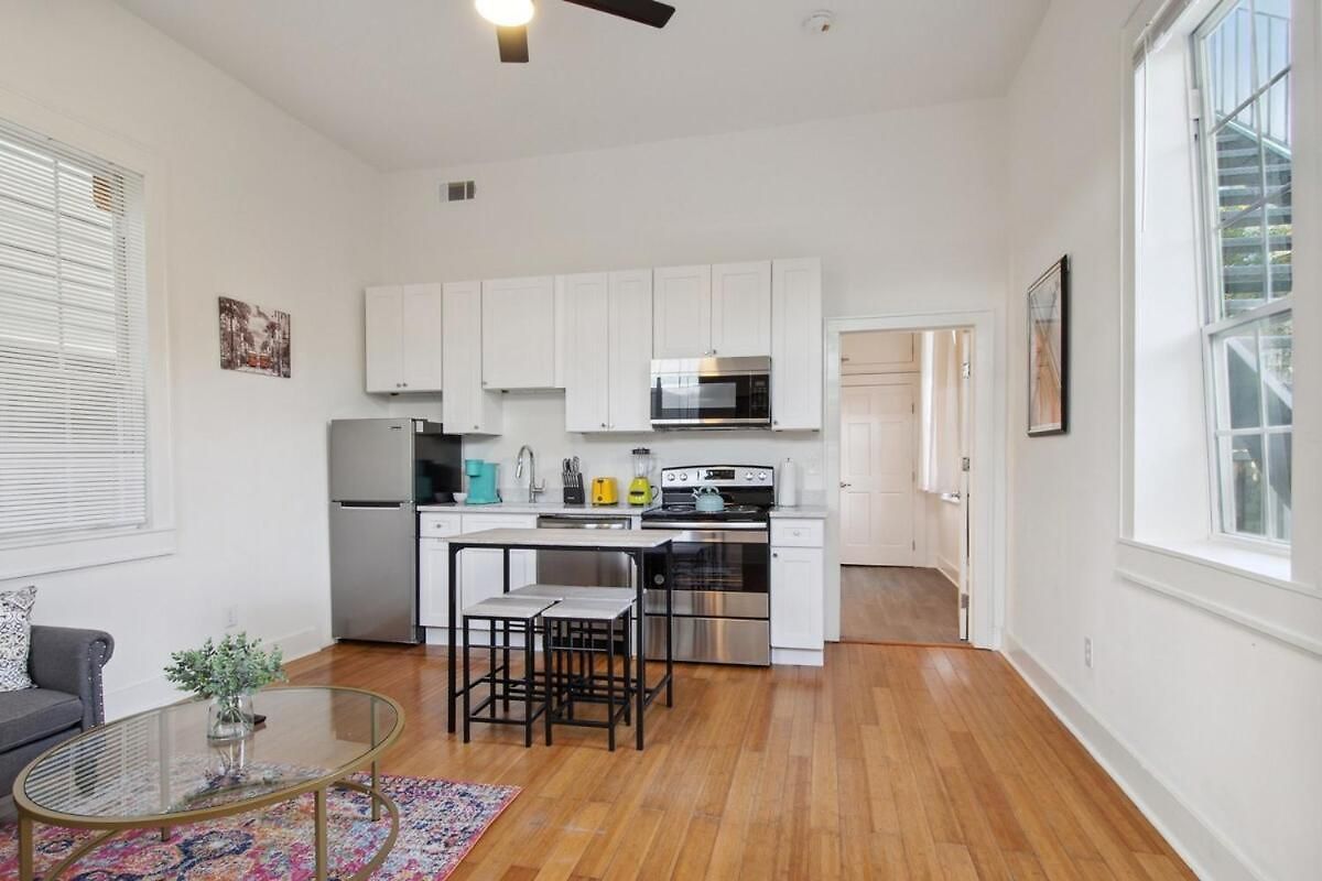 Cute 1bed 1bath 4blocks From French Q Near Bourbon St And Steps To Jazz Venues New Orleans