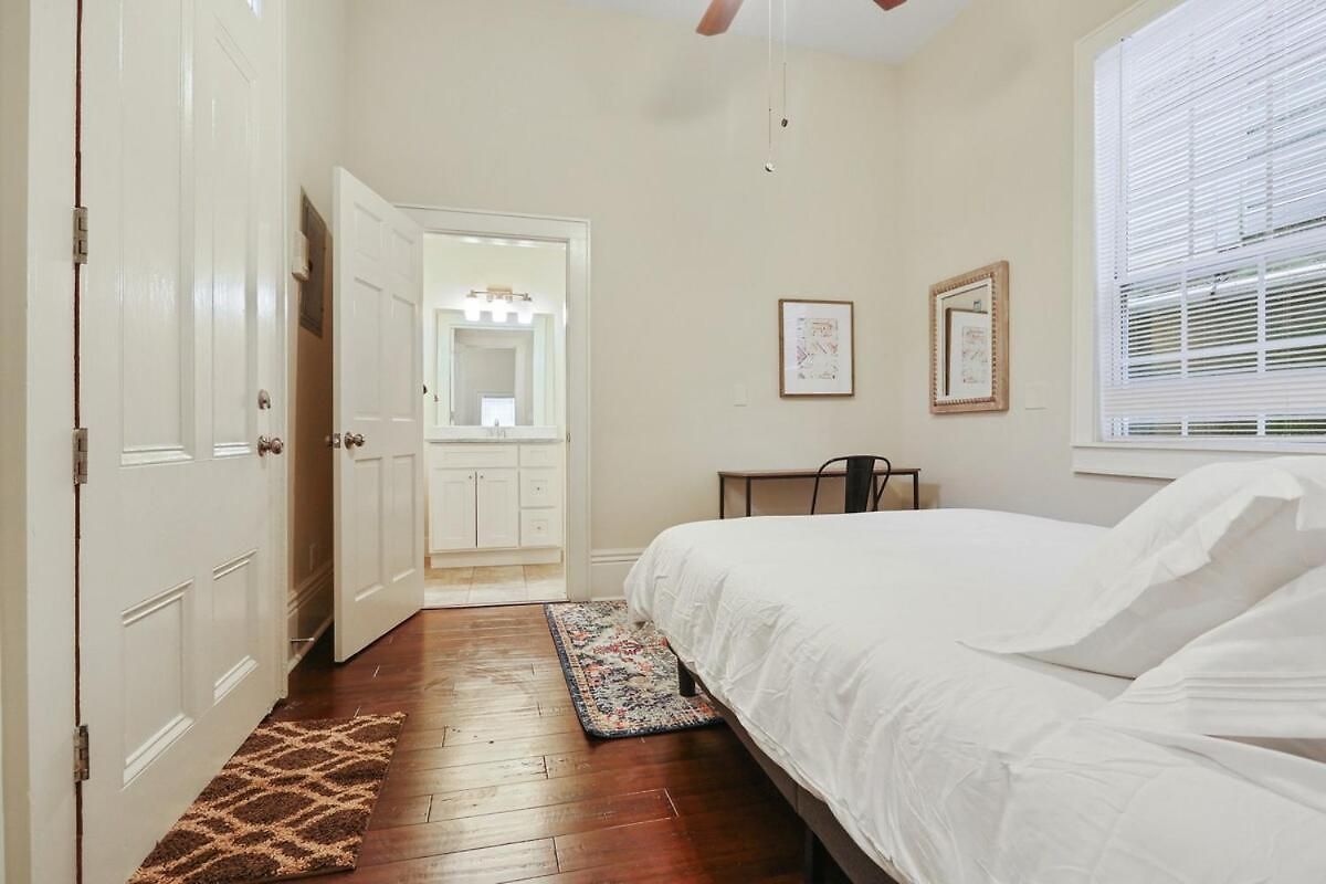 Apartment Cute 1bed 1bath 4blocks From French Q Near Bourbon St And Steps To Jazz Venues