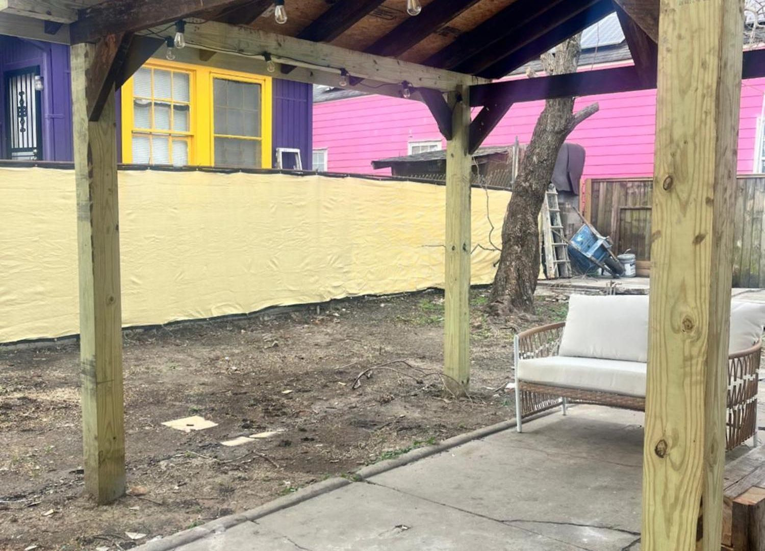 Mid Canal St 2 Bedroom Cute House *