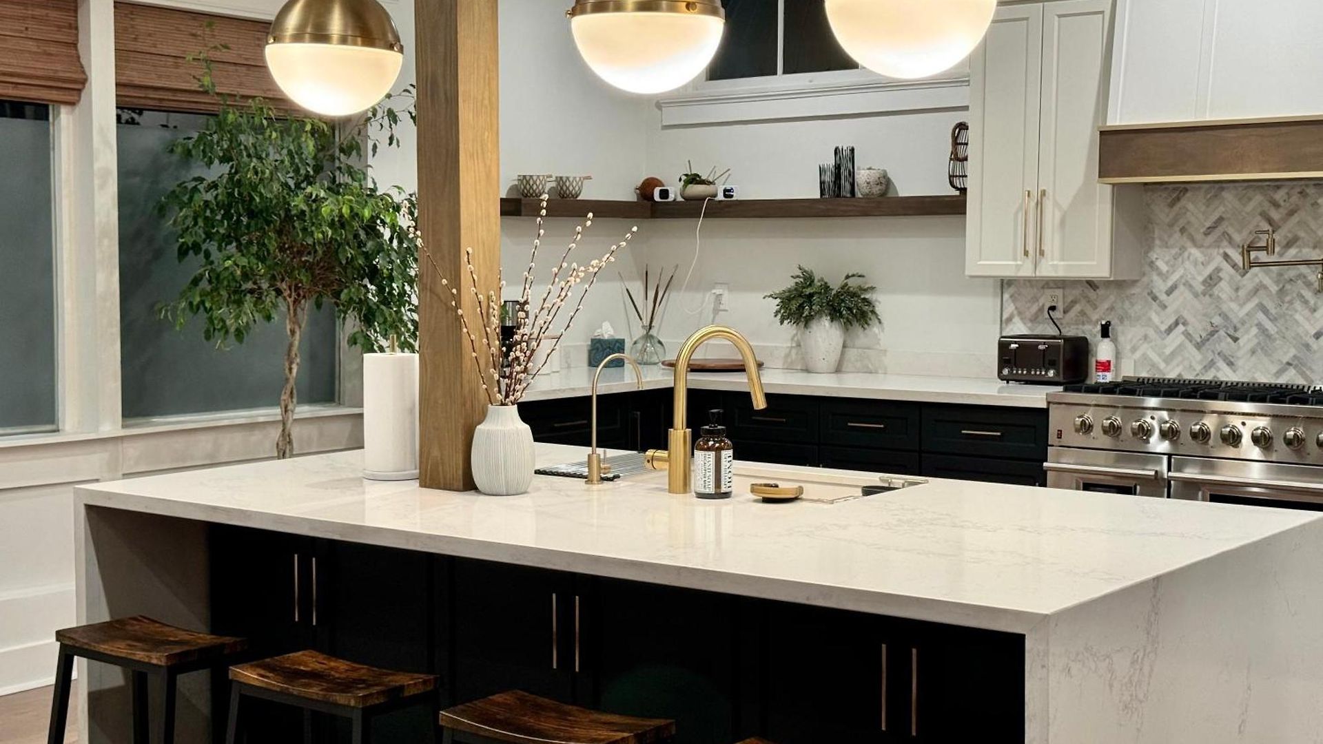 Elegant Garden District 4br Holiday home