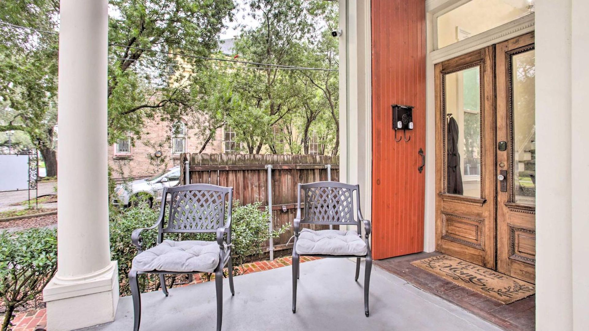 Perfect Location: Inviting Uptown Apt! New Orleans