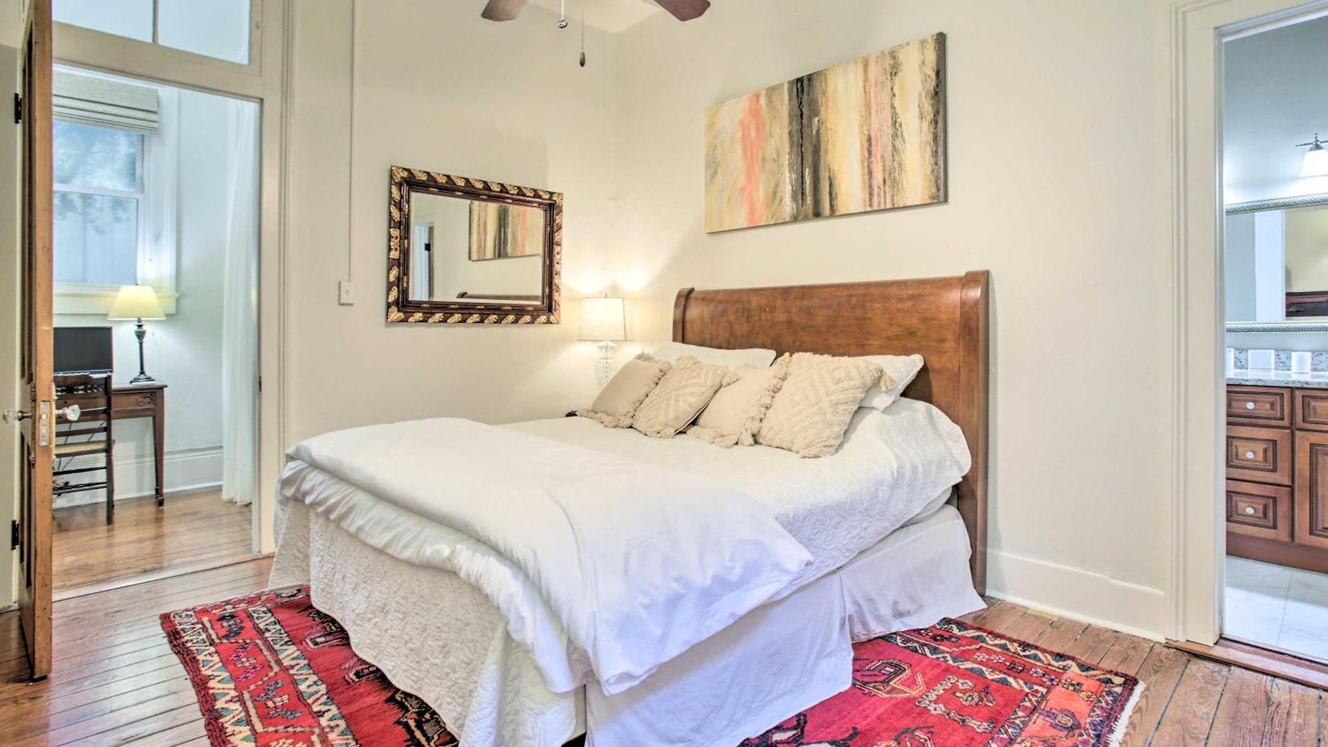 Perfect Location: Inviting Uptown Apt! Apartment *