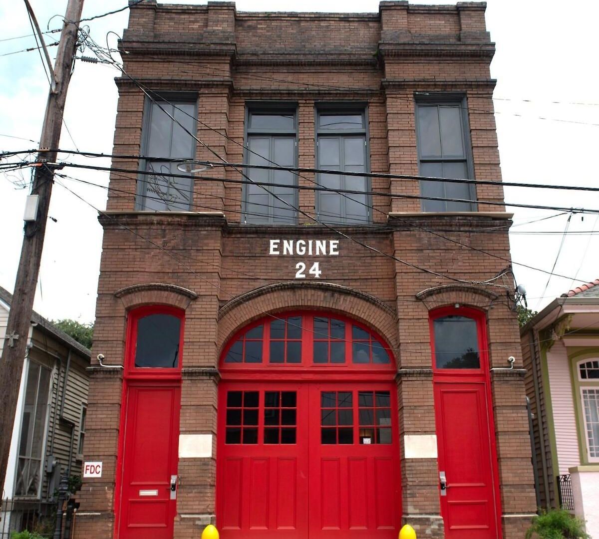 Engine 24 Firehouse Bed & Breakfast