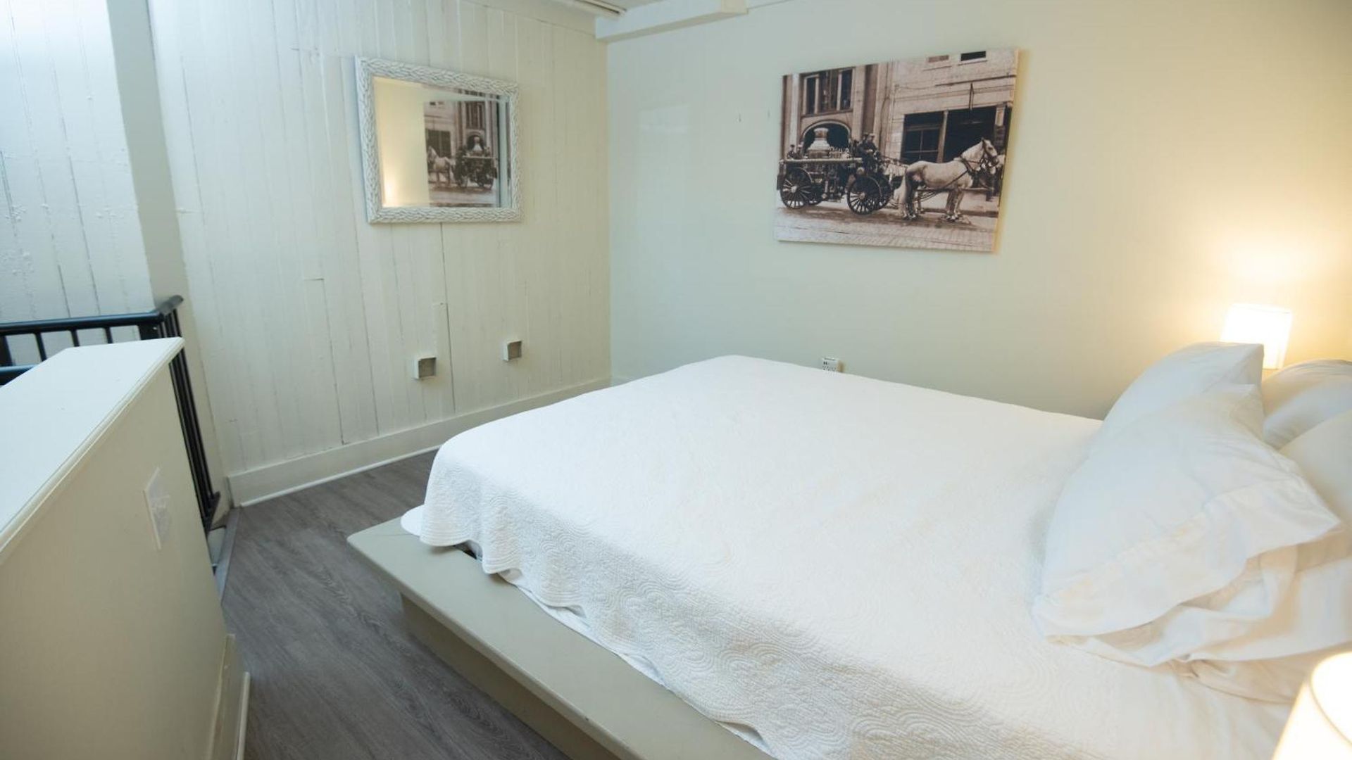 Engine 24 Firehouse Bed & Breakfast 3*