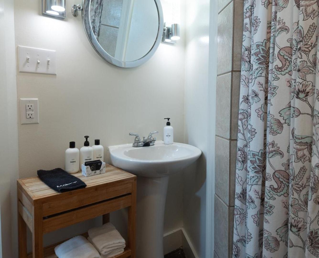 Engine 24 Firehouse Bed & Breakfast 3*