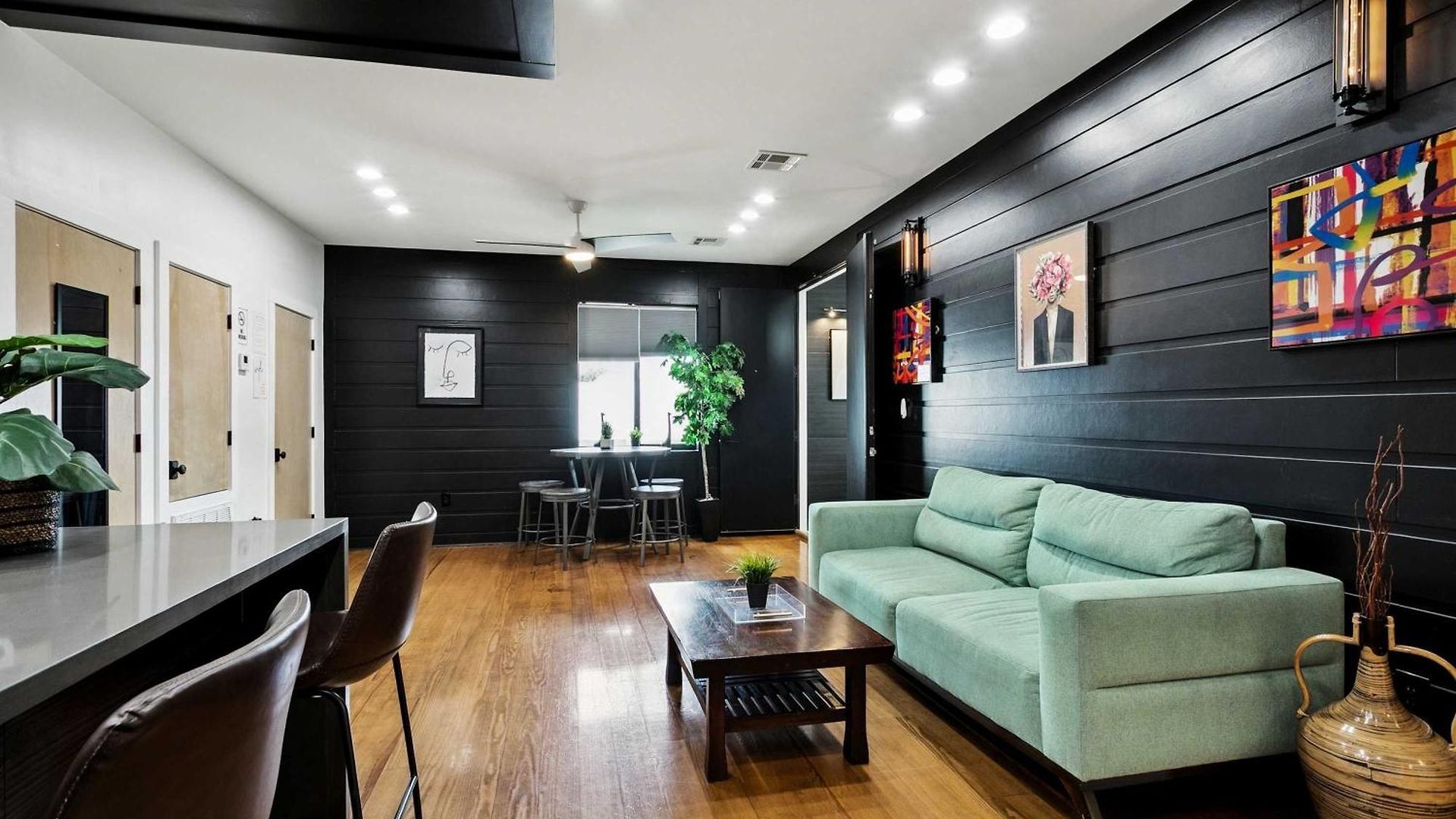 5 Bedroom W Private Rooftop *
