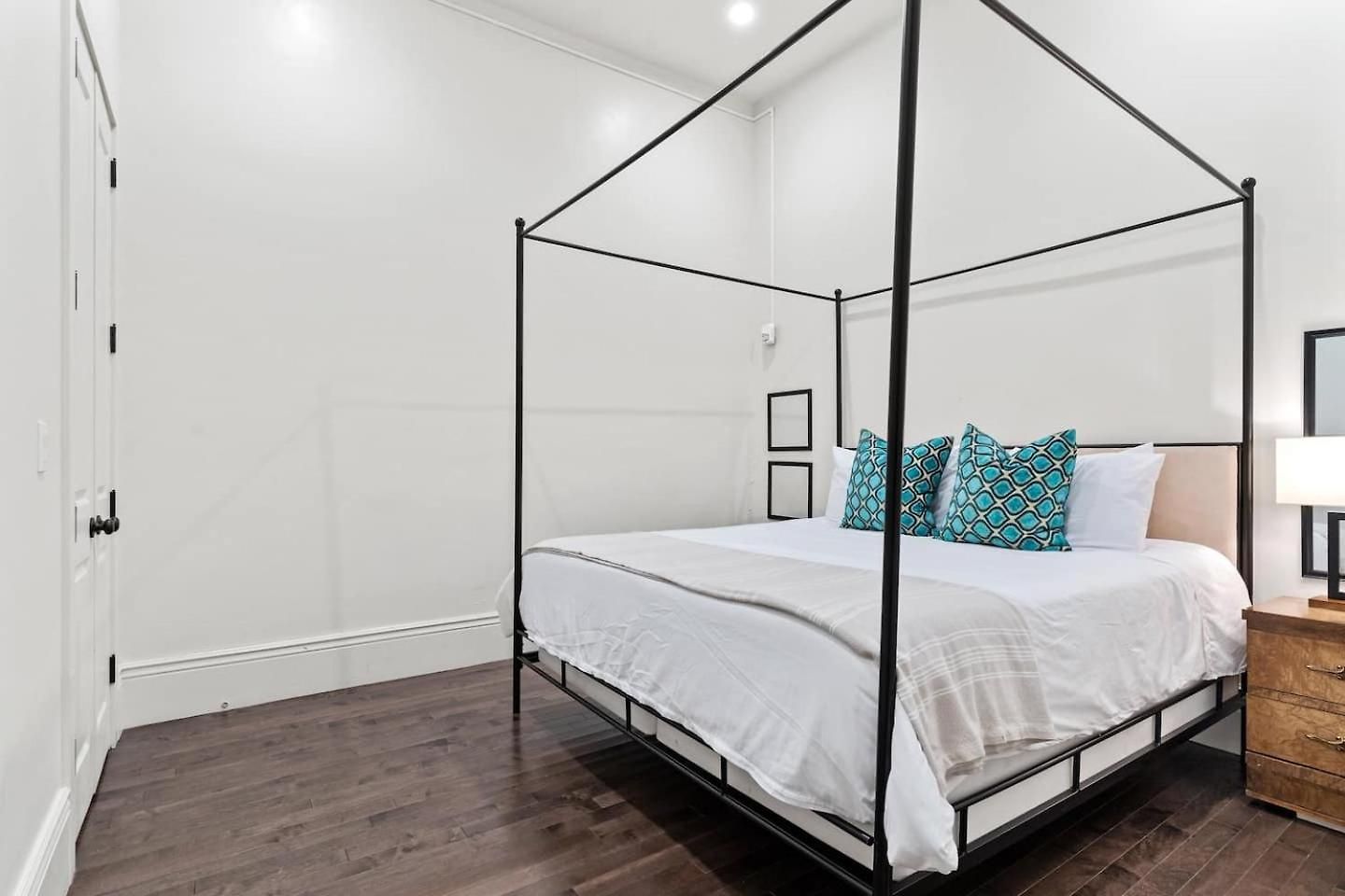 Group-friendly Nola Near Bourbon Hotel *