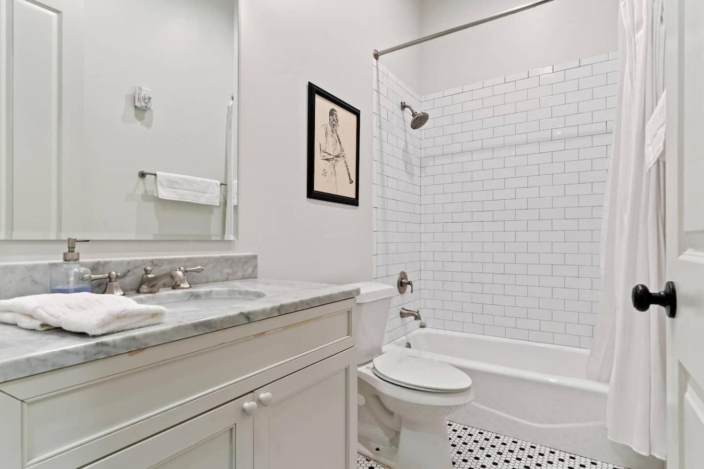 Group-friendly Nola Near Bourbon * New Orleans