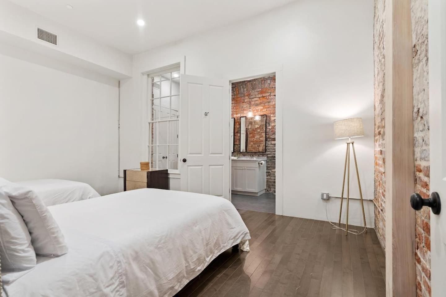 Group-friendly Nola Near Bourbon New Orleans