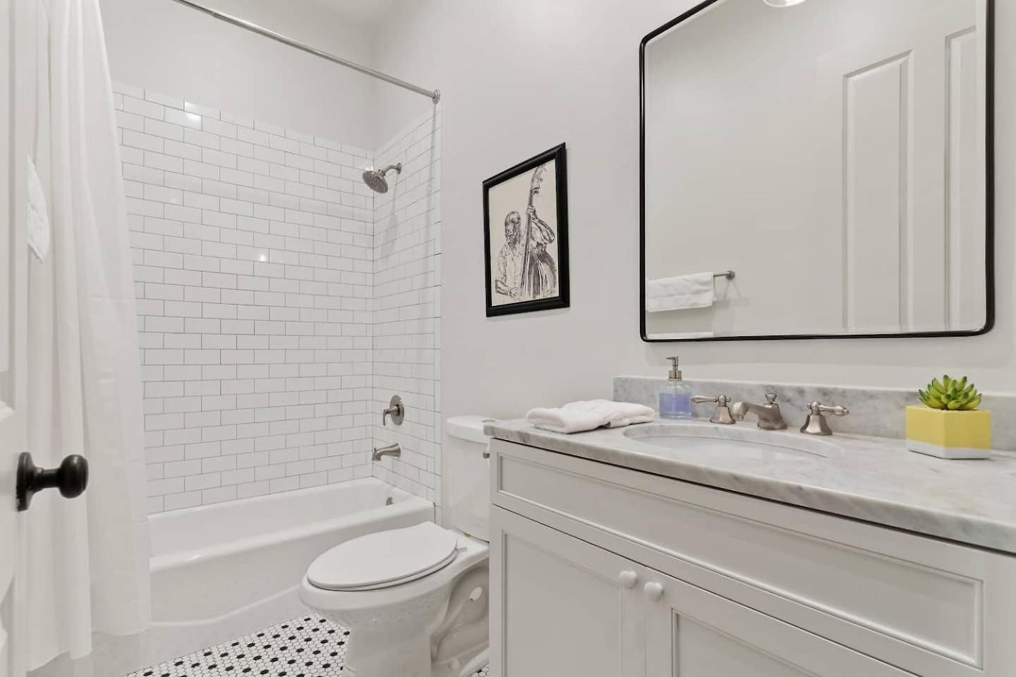 Hotel Group-friendly Nola Near Bourbon