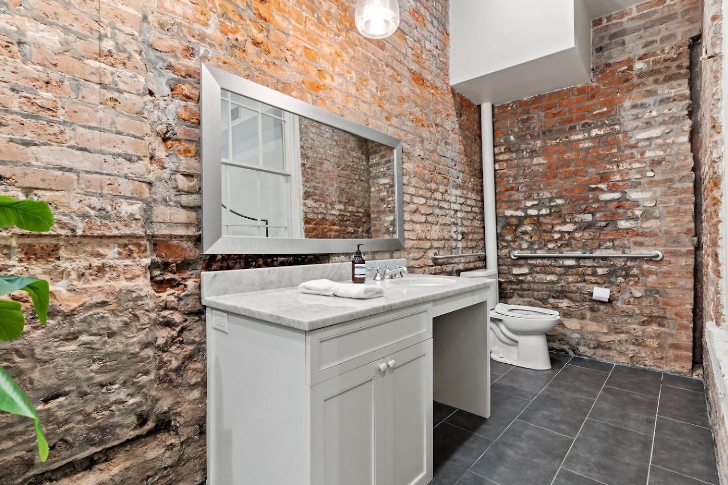 Group-friendly Nola Near Bourbon Hotel