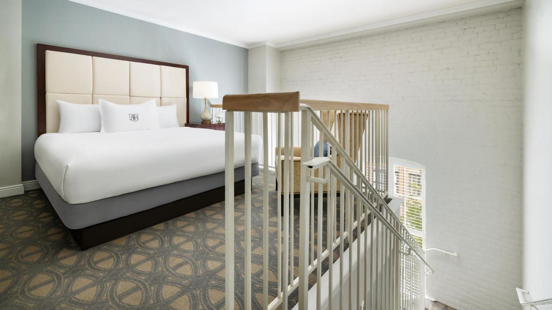 Hotel The Riverfront 4*