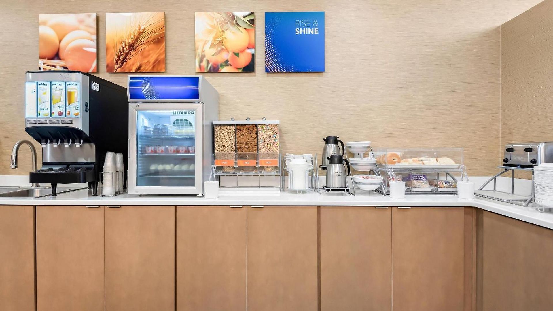 Hotel Comfort East 4*