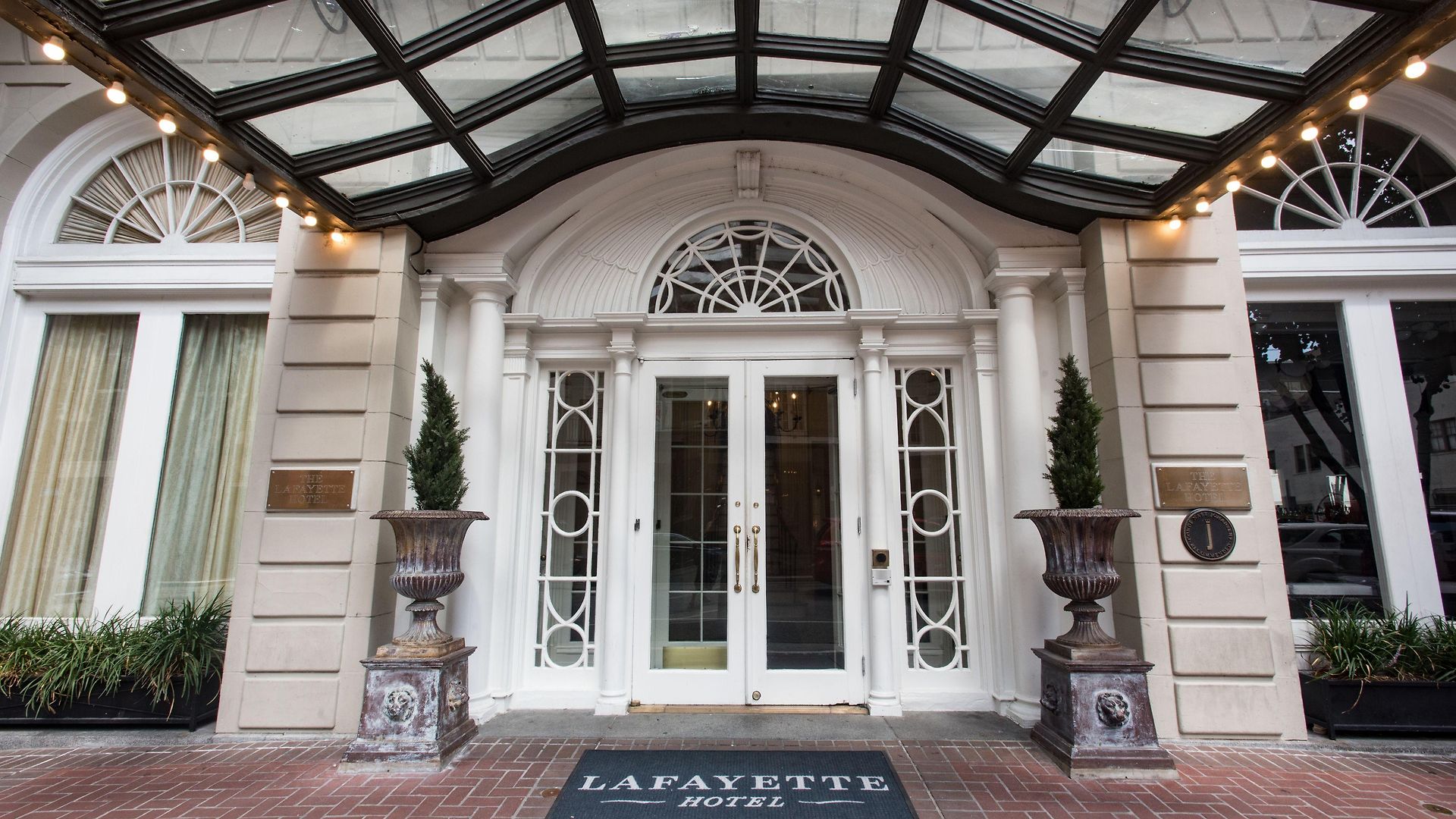 The Lafayette By Kasa Living 3* New Orleans
