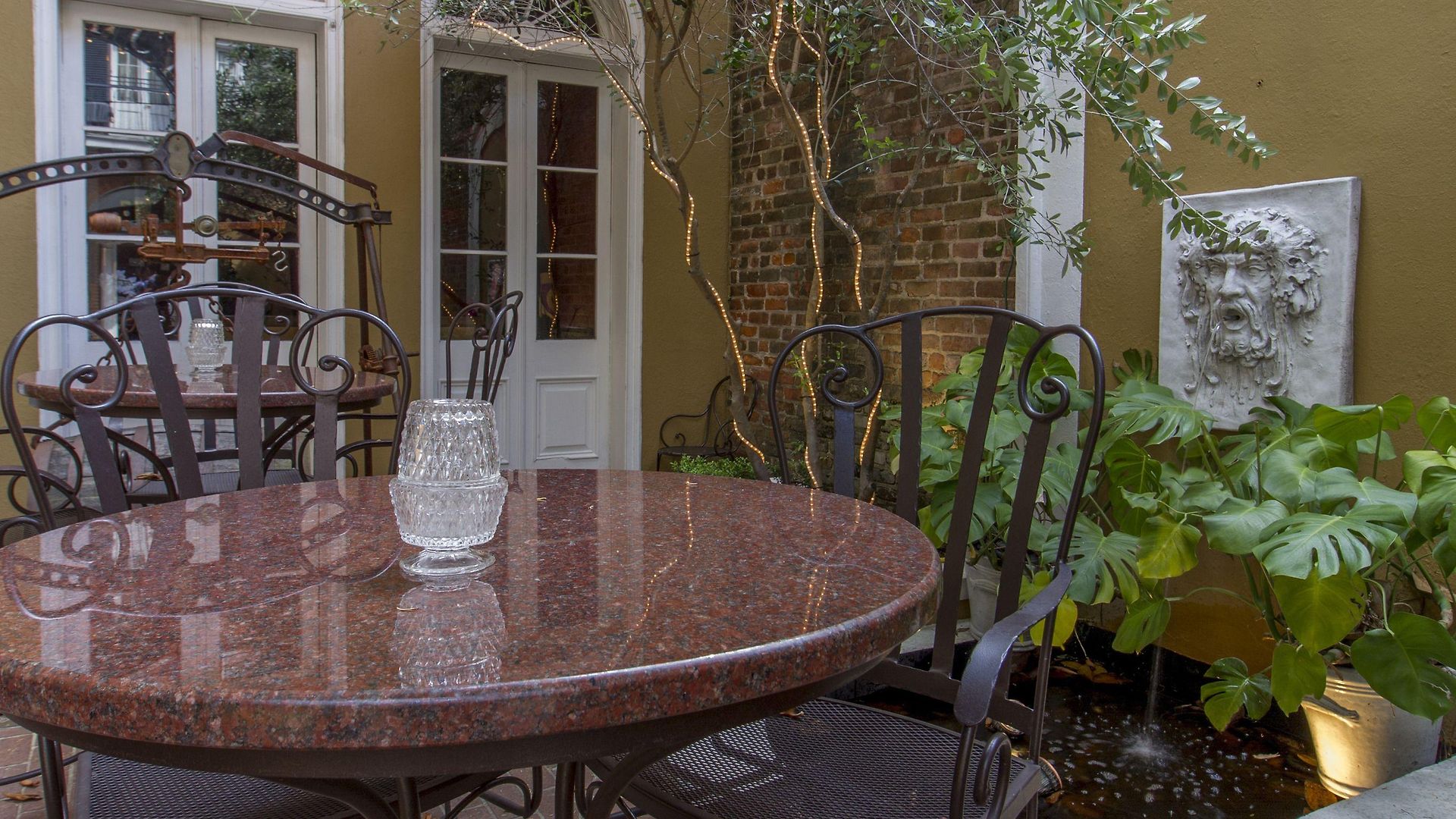 Mazarin Hotel