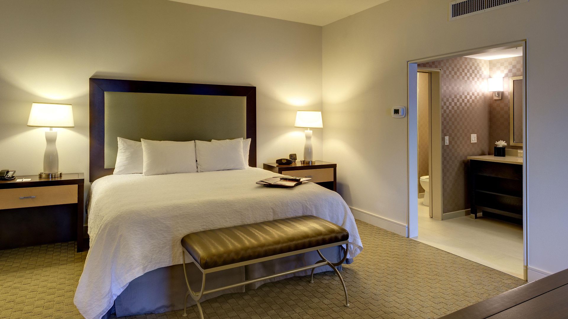 Hotel Hampton & Downtown French Quarter Area New Orleans