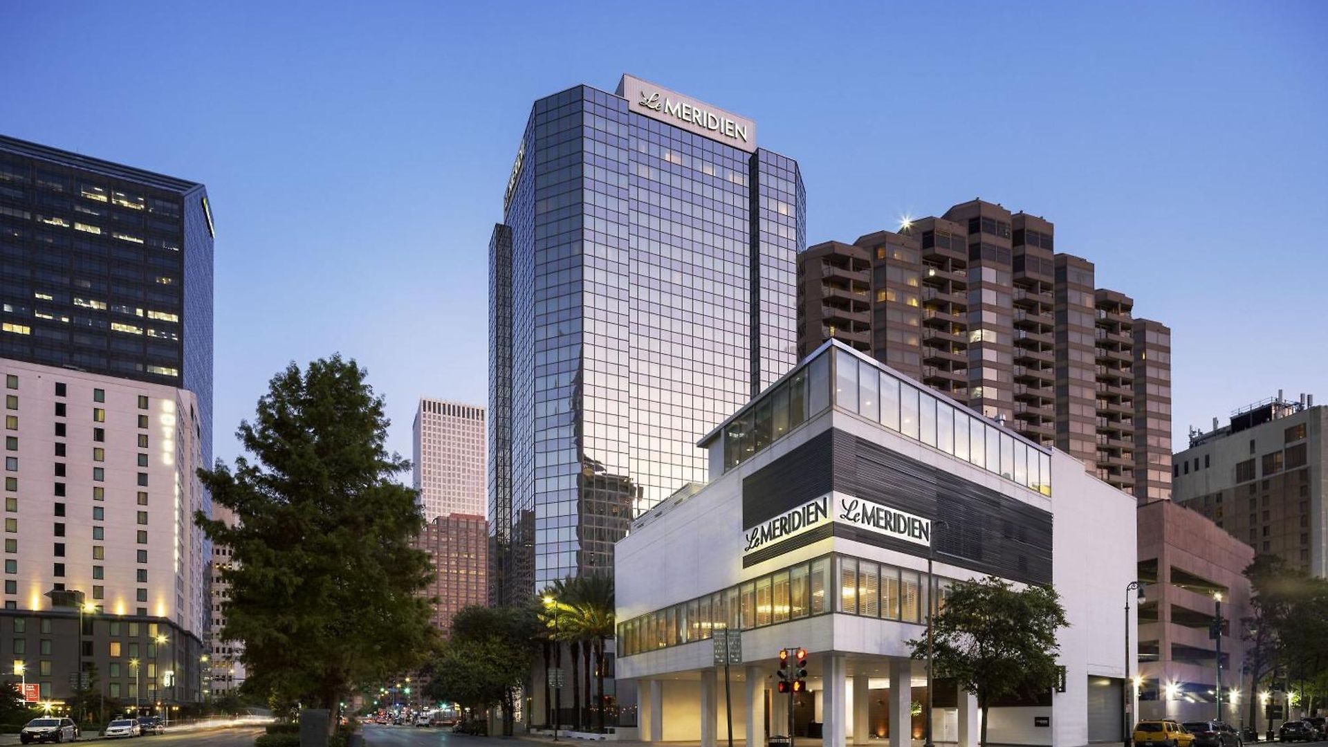 Le Meridien Hotel 4*