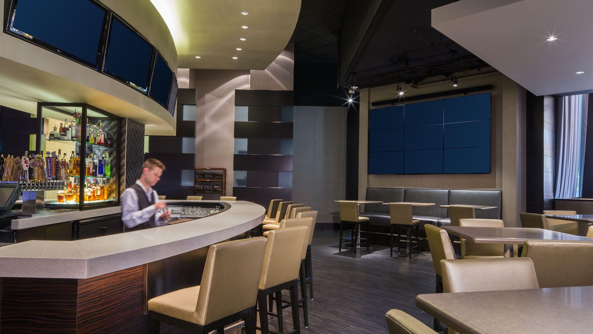 Hyatt Regency Hotel 4*