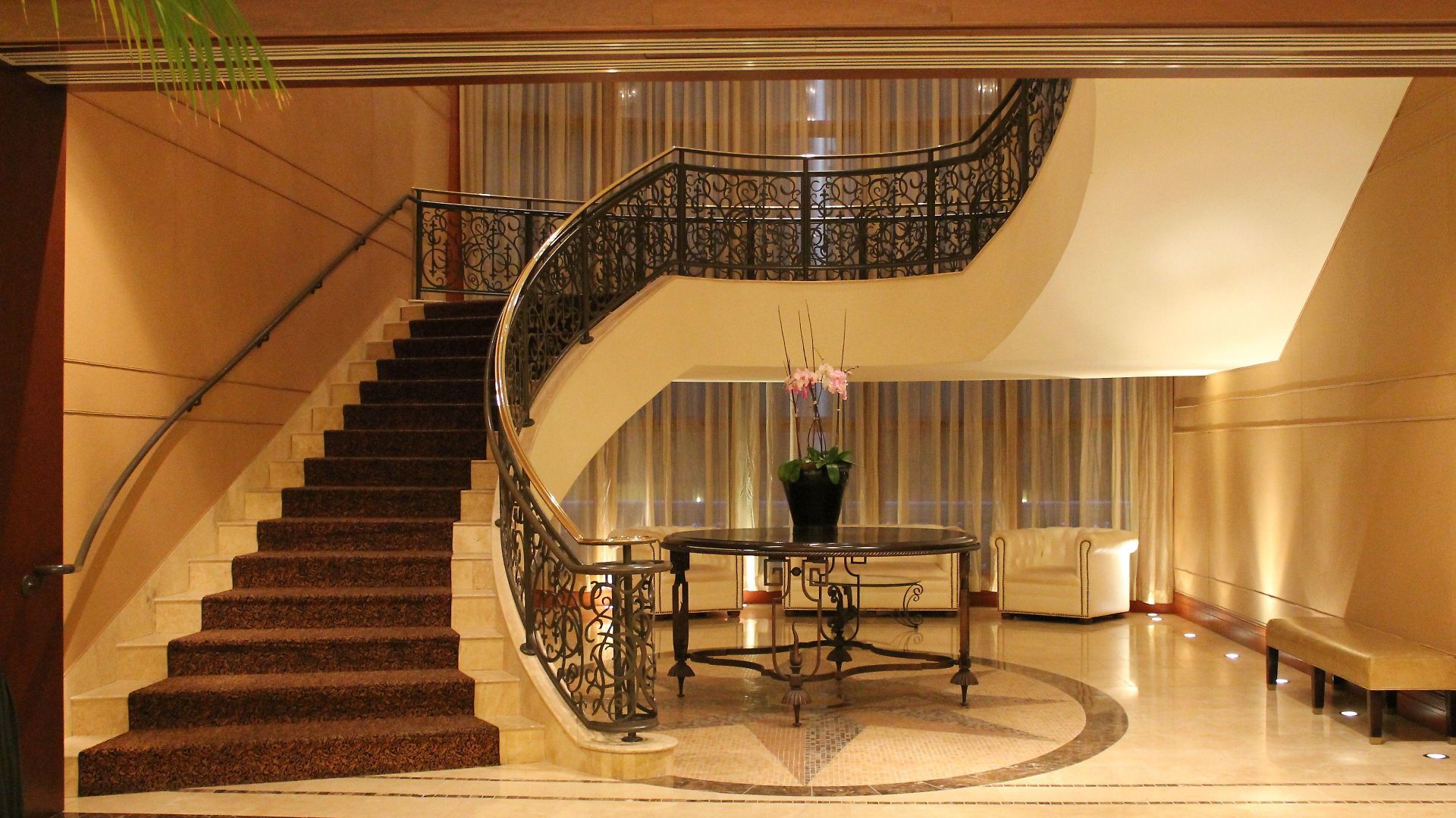 Intercontinental By Ihg Hotel
