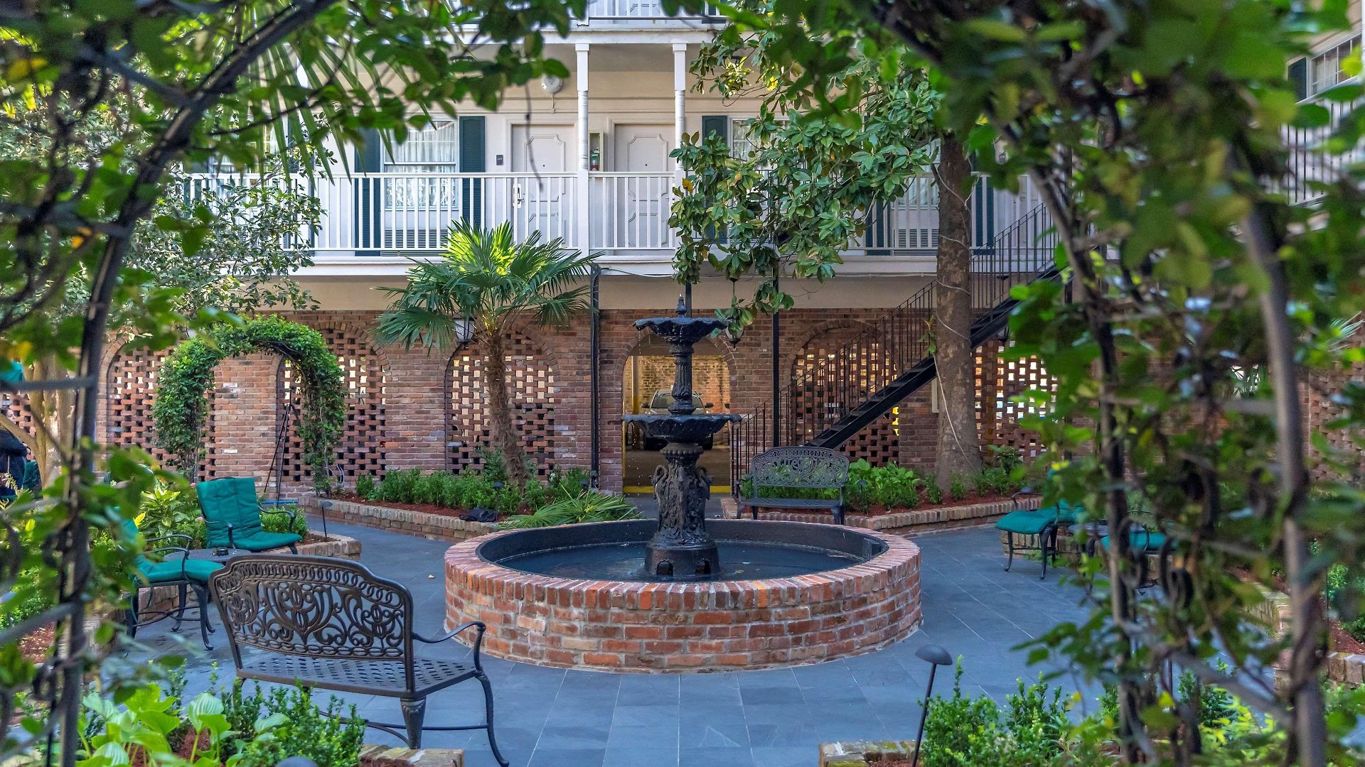Western French Quarter Courtyard 4*