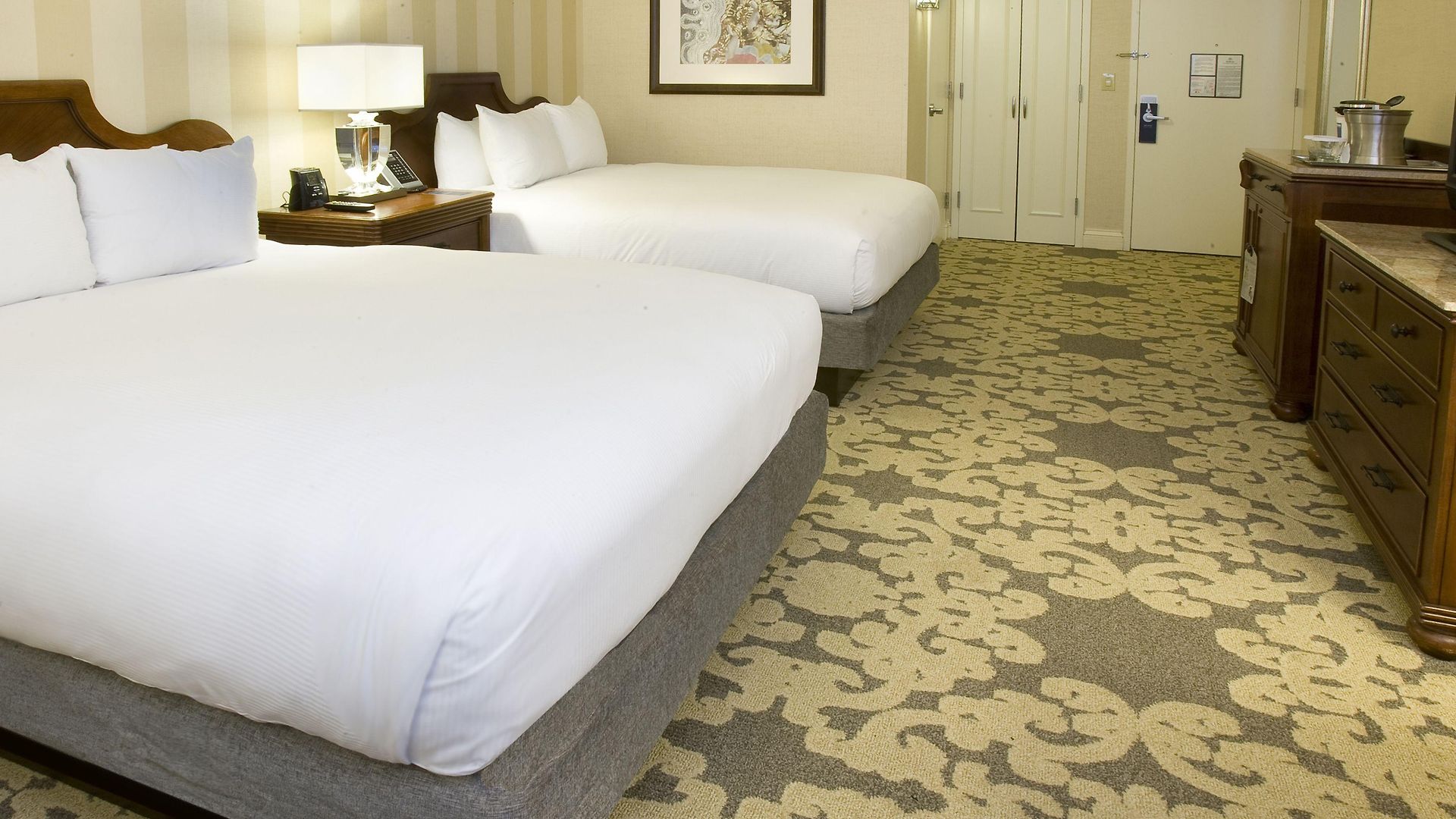 Hilton Riverside 4*