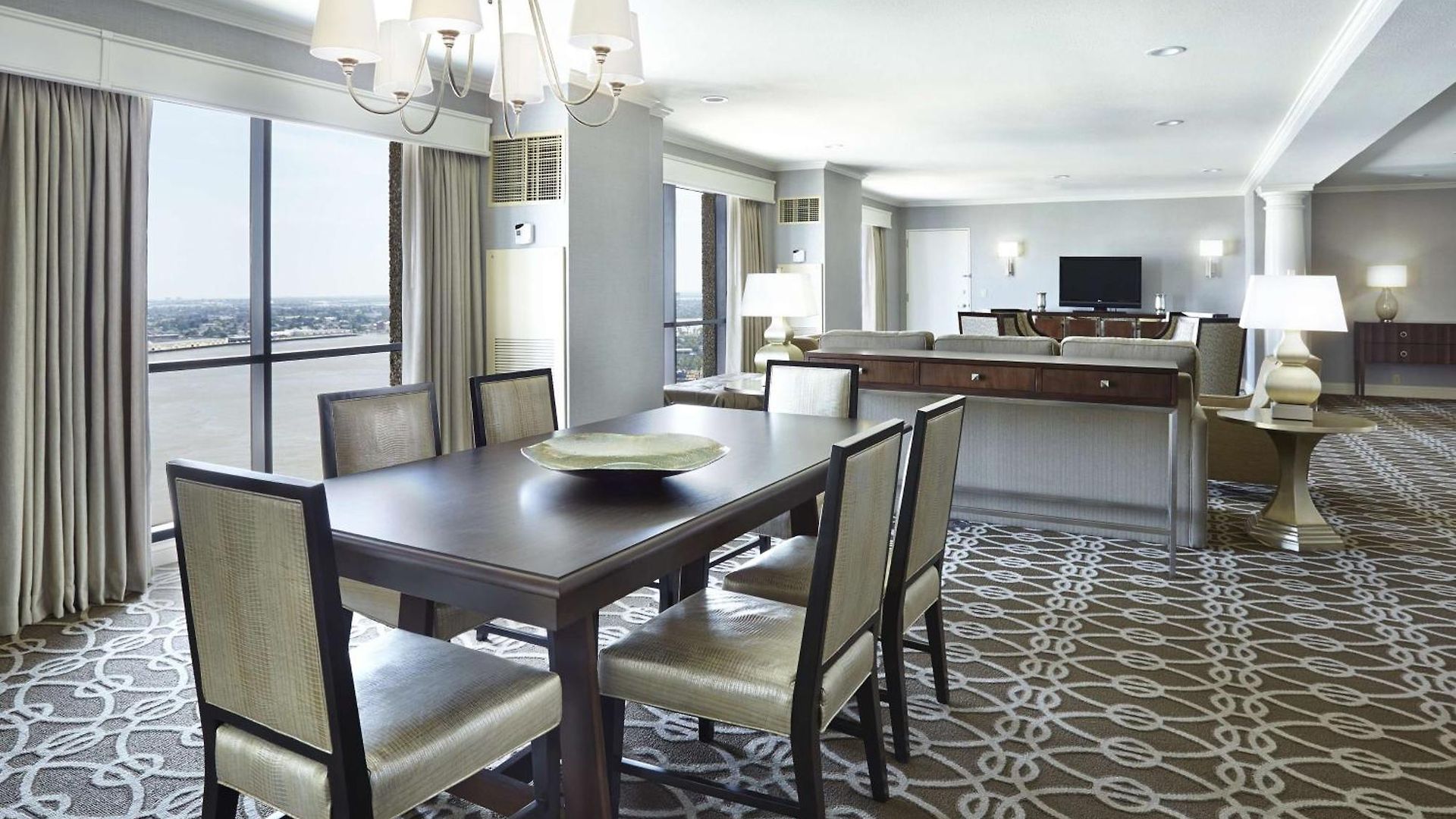 Hotel Hilton Riverside 4*