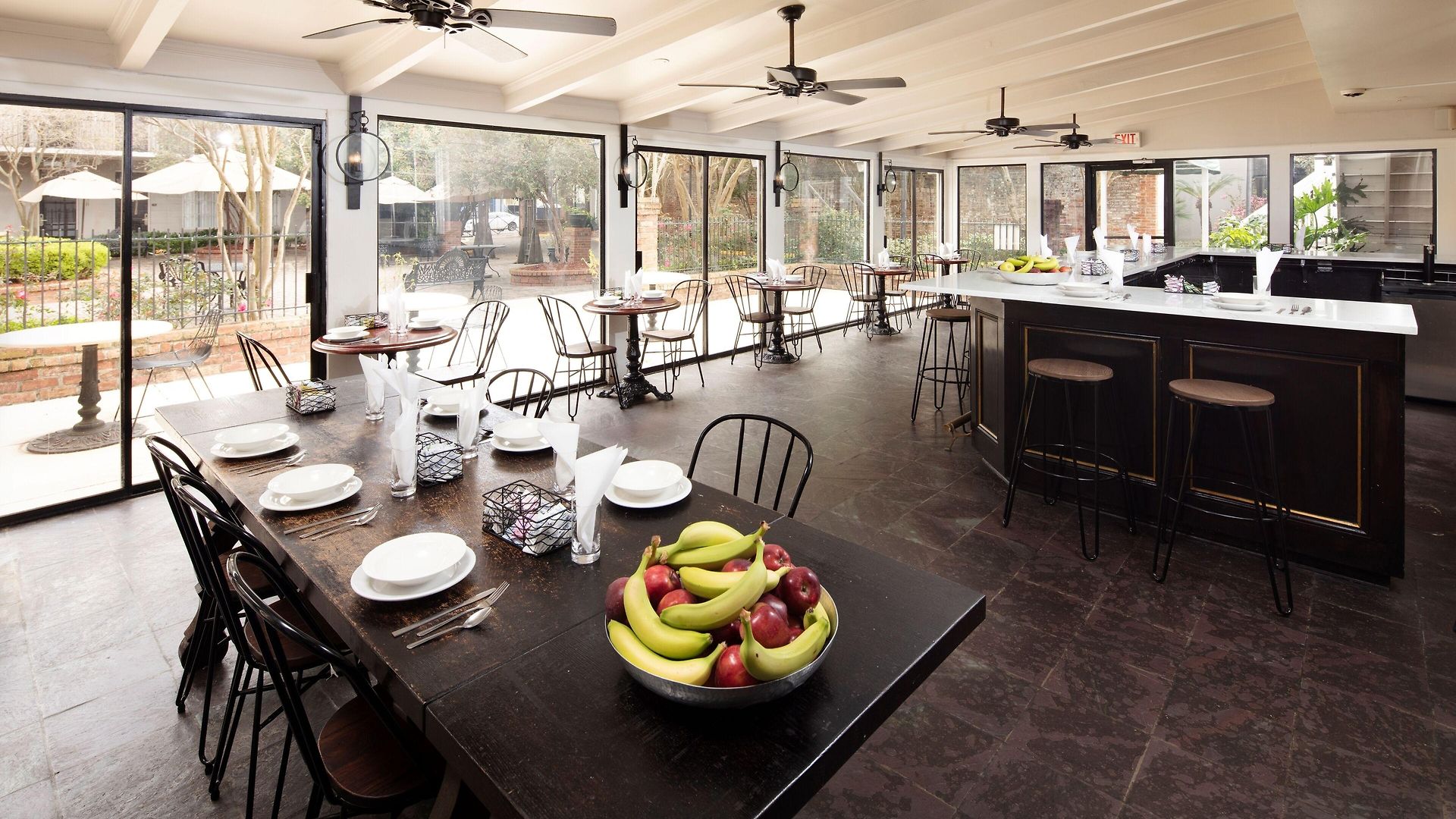 Maison Saint Charles New Orleans
