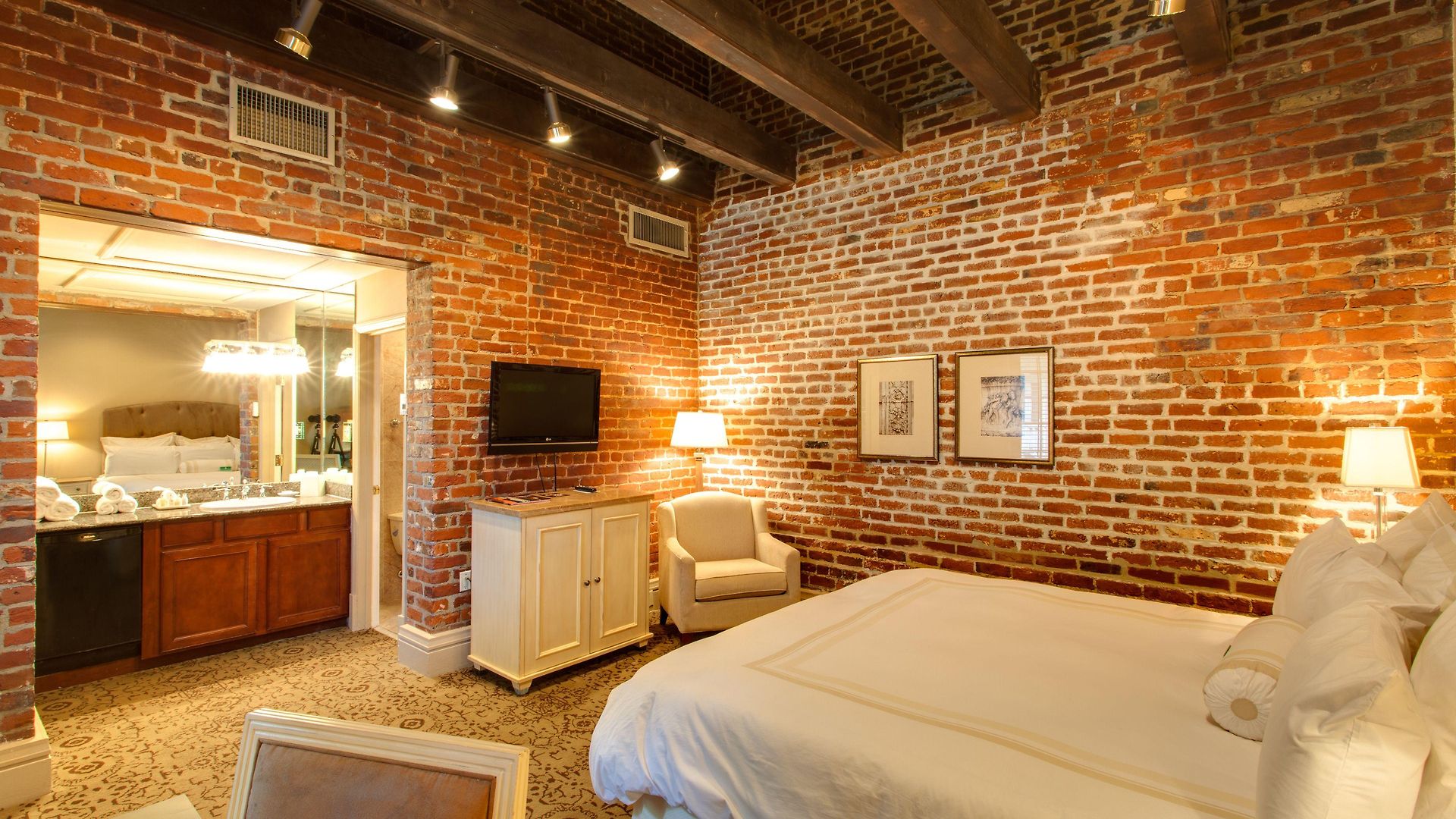 Dauphine Orleans Hotel