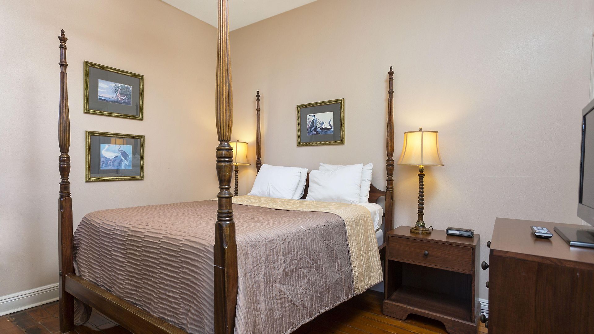 Courtyard By The French Quarter Hotel 3*