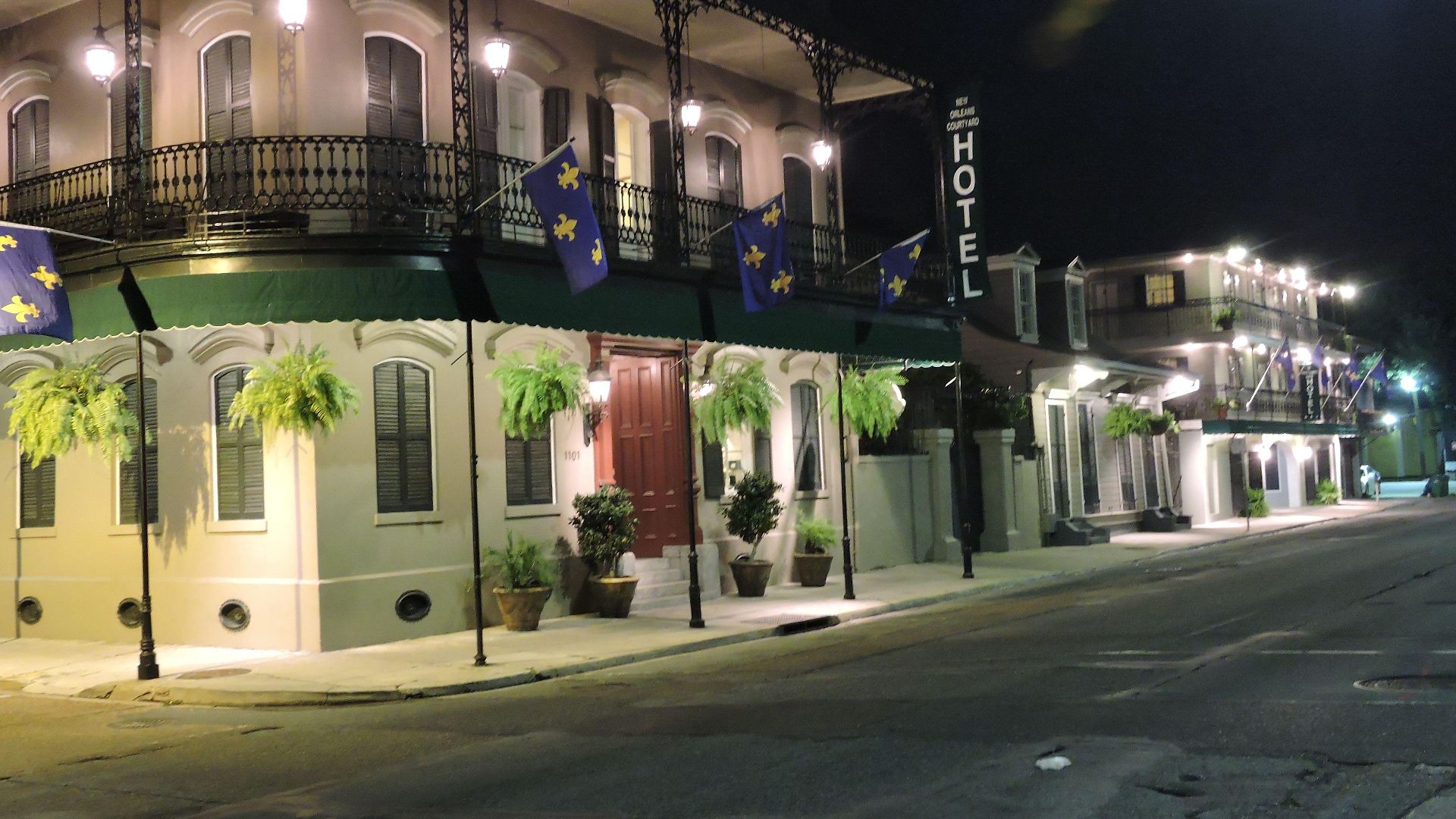 Courtyard By The French Quarter Hotel New Orleans