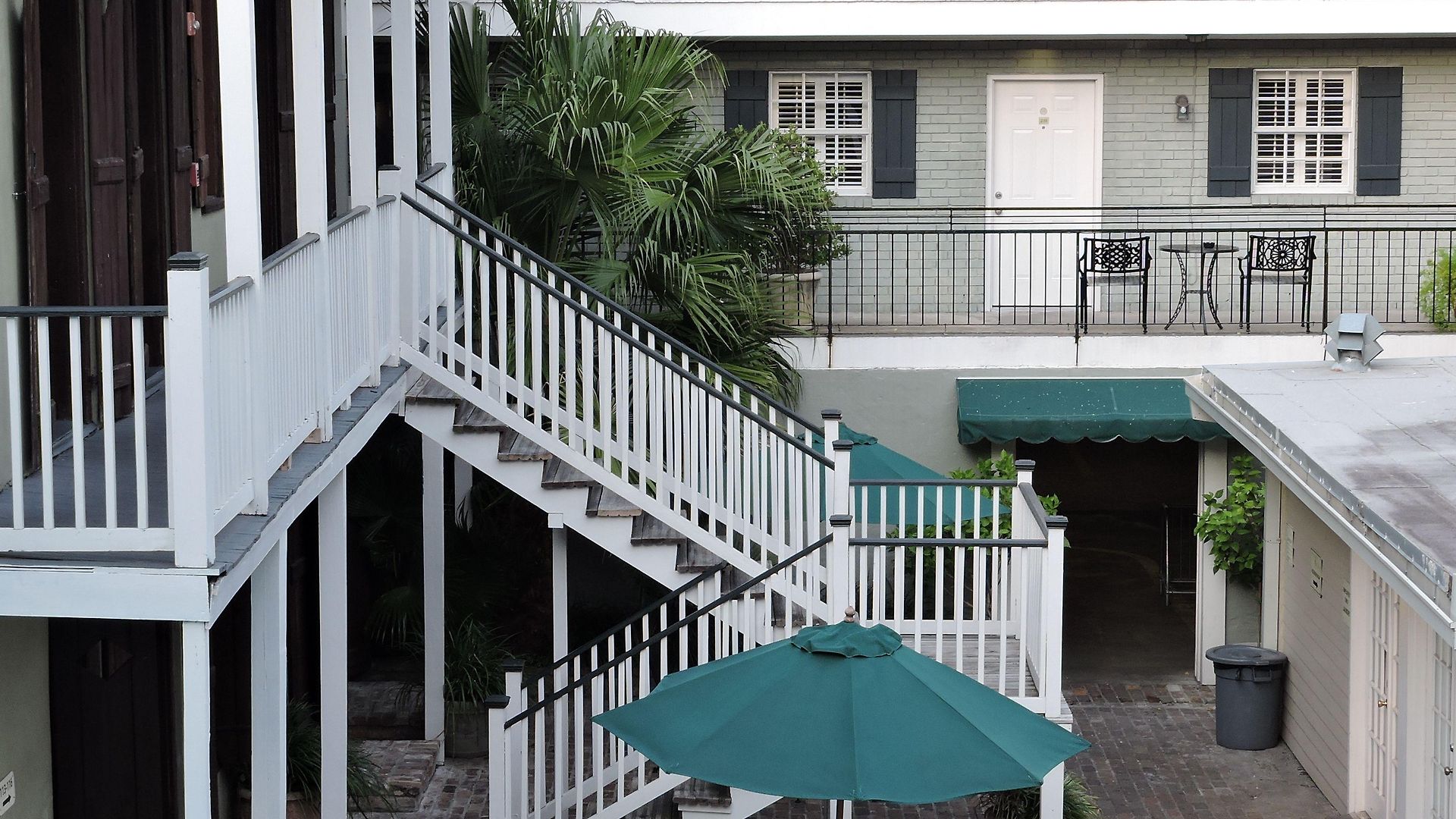 Courtyard By The French Quarter 3*