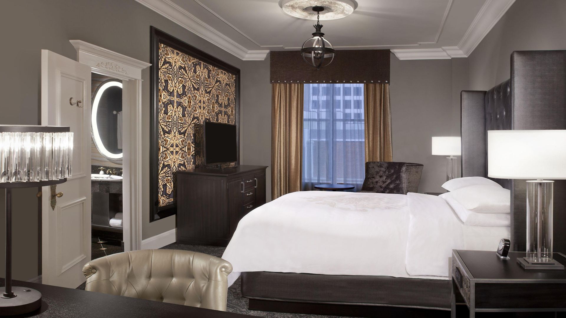 Hotel Le Pavillon, New Orleans, A Tribute Portfolio