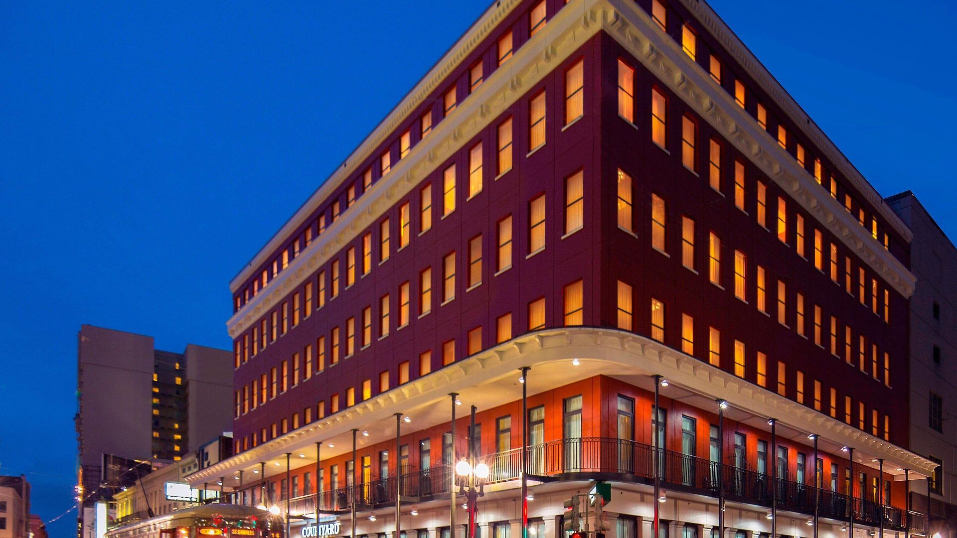 Courtyard By Marriott Downtown Near The French Quarter Hotel