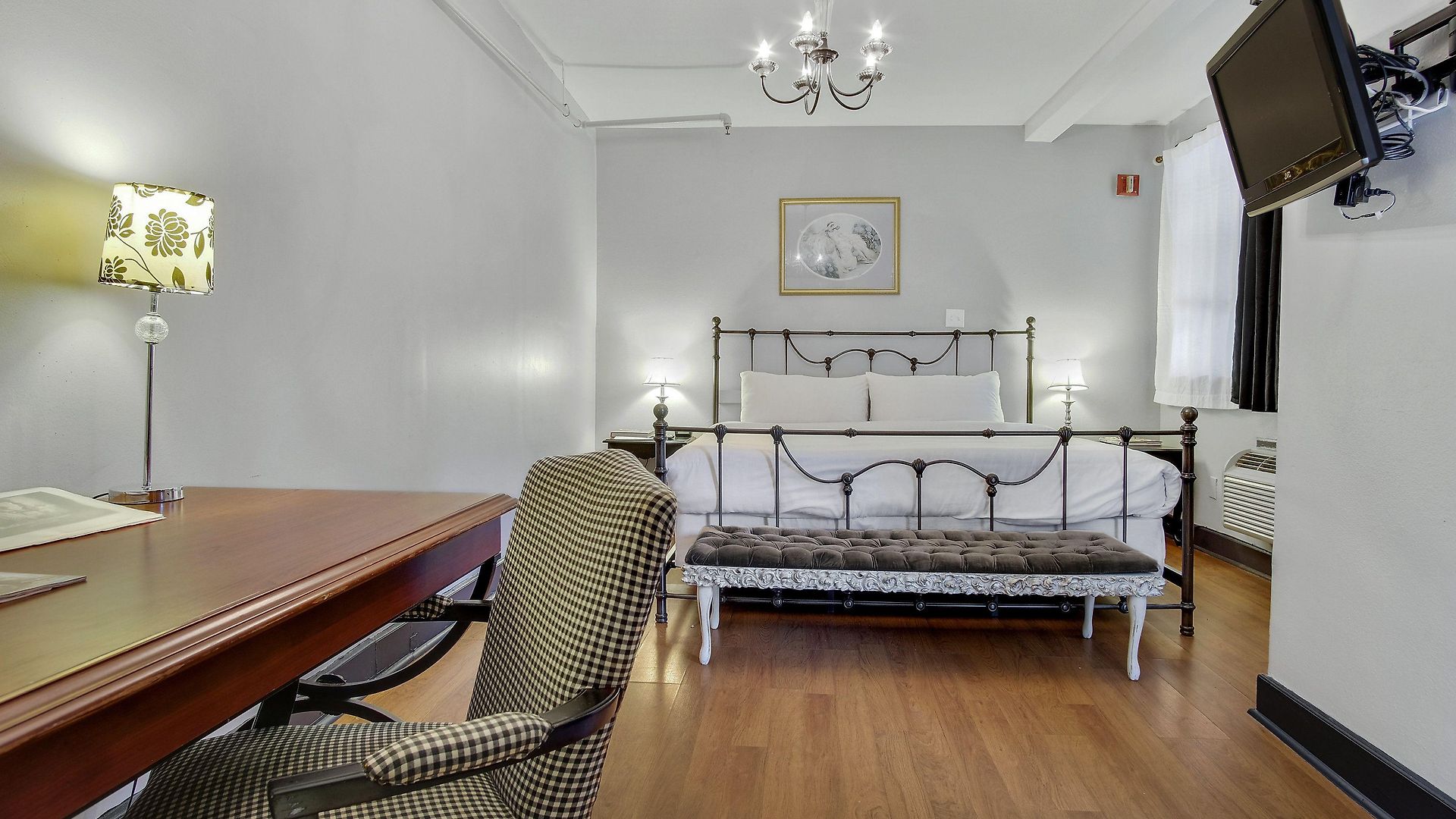 Hotel Rathbone Mansions 3*