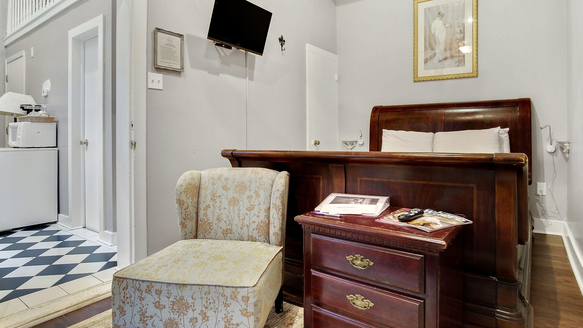 Rathbone Mansions 3*