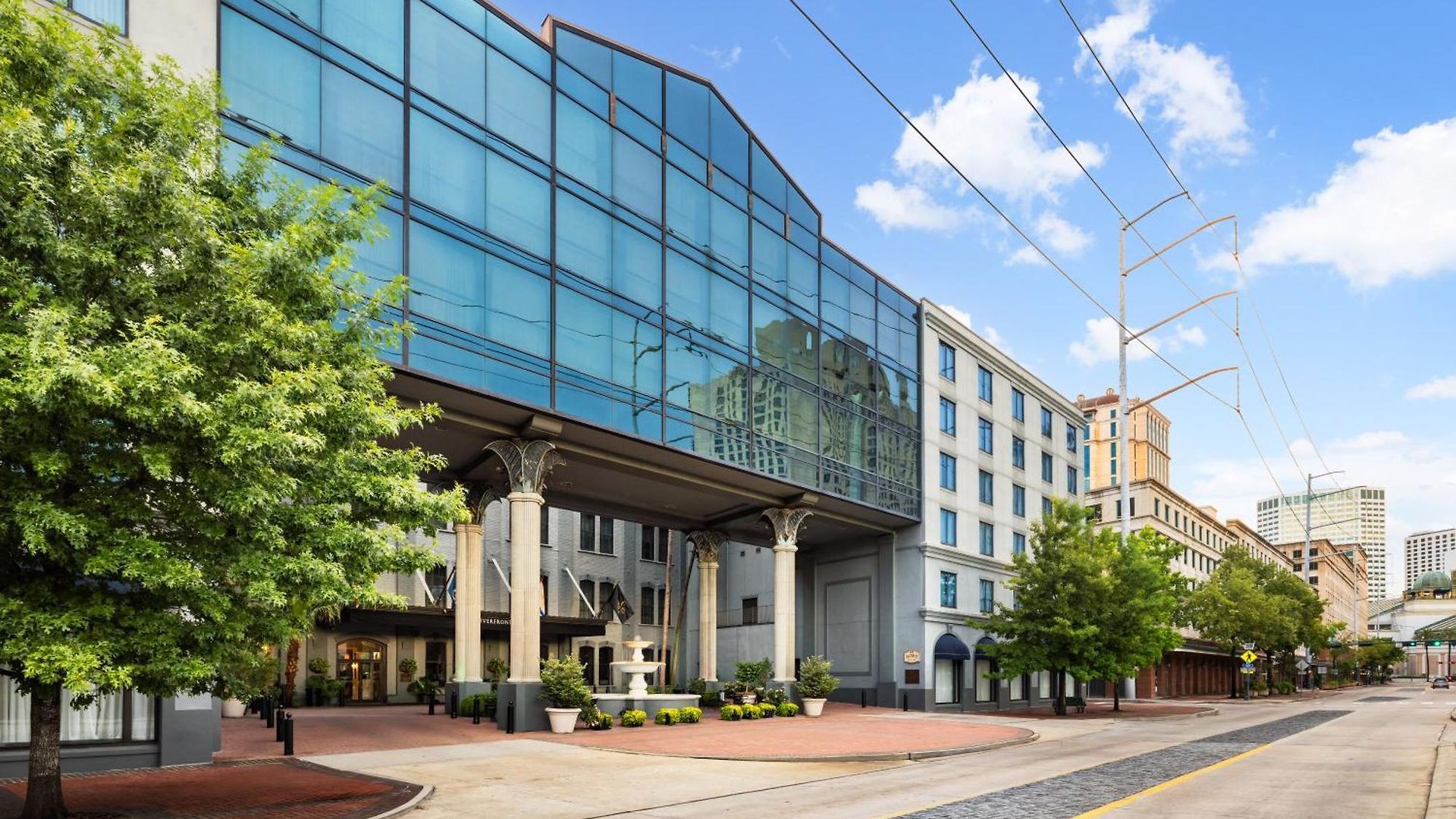 The Riverfront 4*