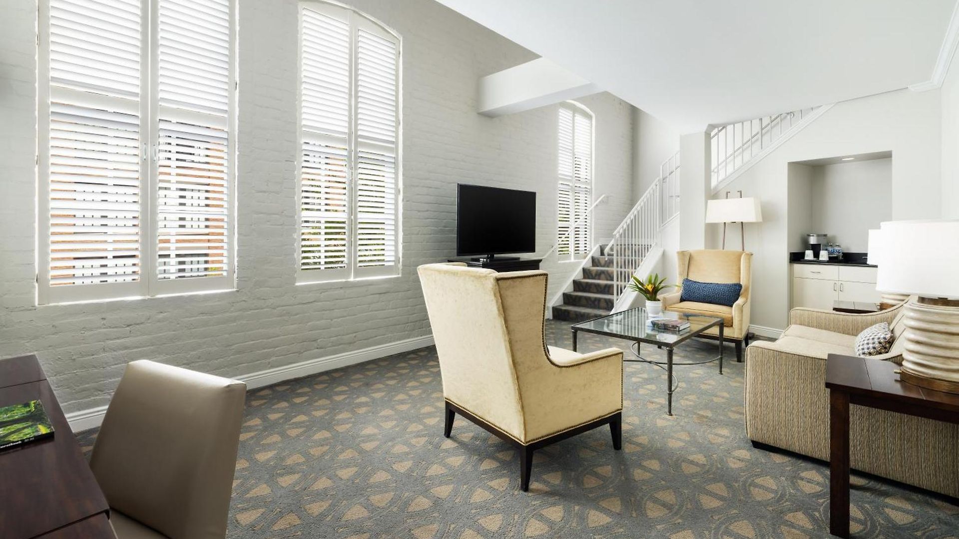The Riverfront 4*