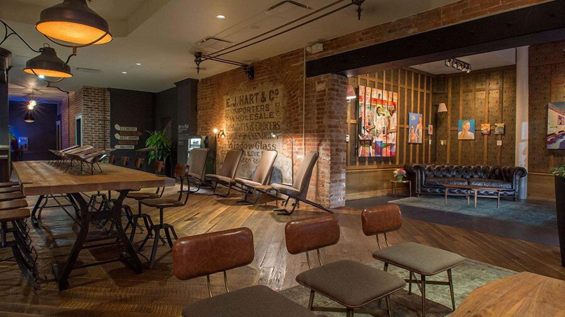 The Old No. 77 & Chandlery Hotel