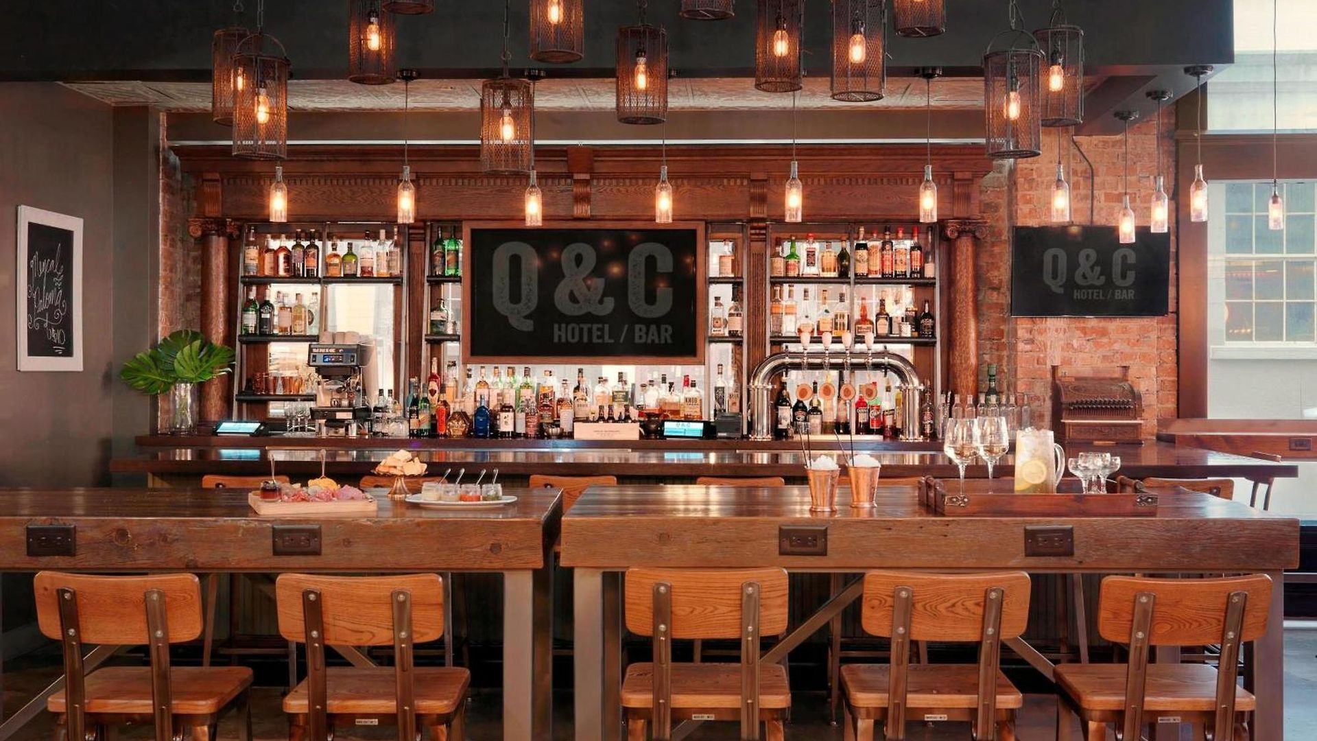 Q&c And Bar New Orleans, Autograph Collection Hotel