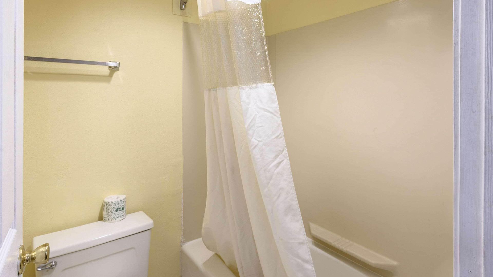 Quality I-10 East Hotel 3*