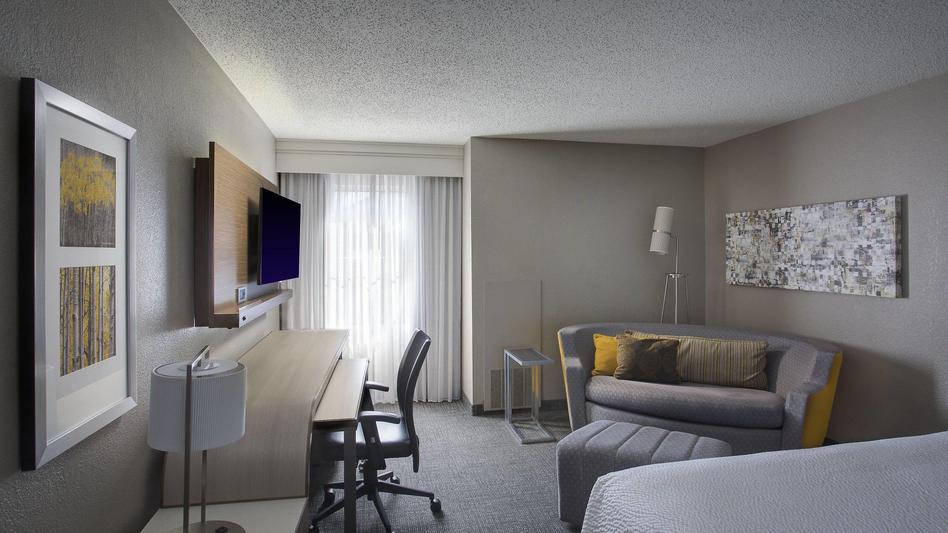 Courtyard By Marriott Warehouse Arts District Hotel 3*