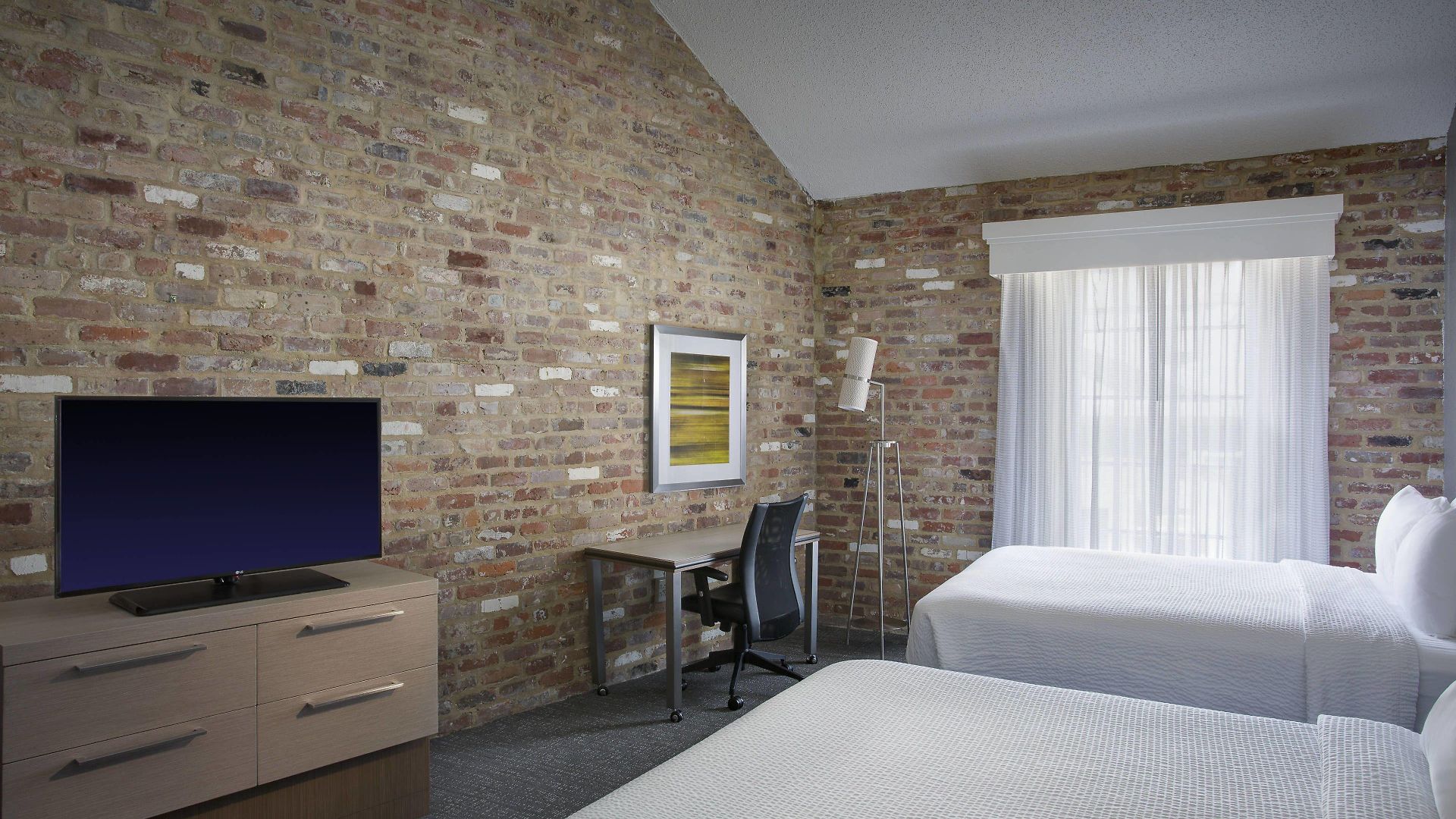 Courtyard By Marriott Warehouse Arts District Hotel 3*
