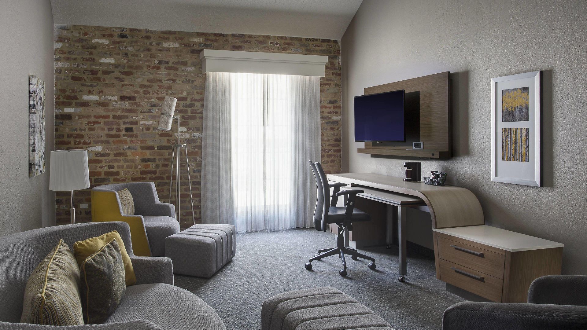Courtyard By Marriott Warehouse Arts District Hotel 3*