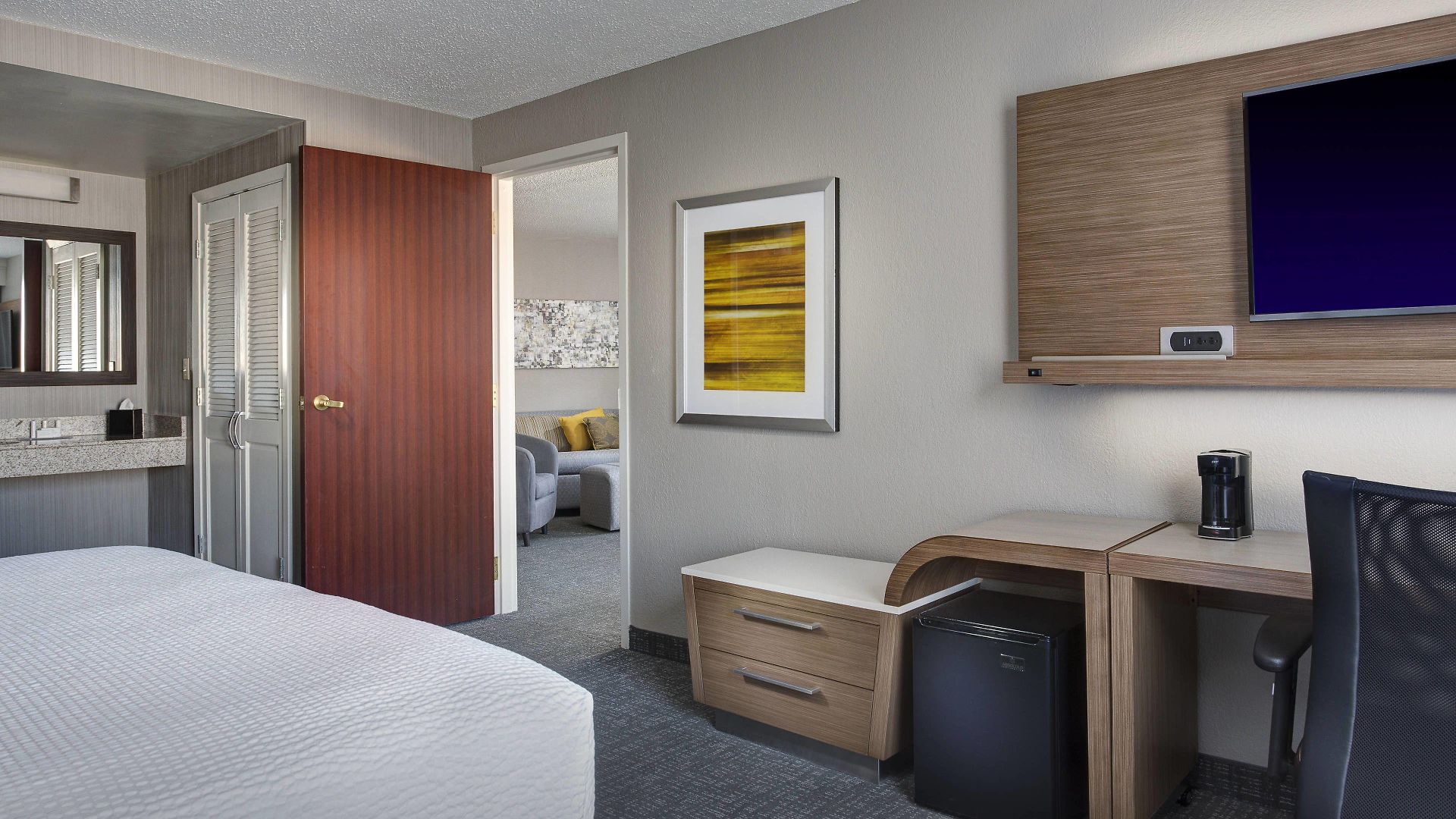 Courtyard By Marriott Warehouse Arts District 3*